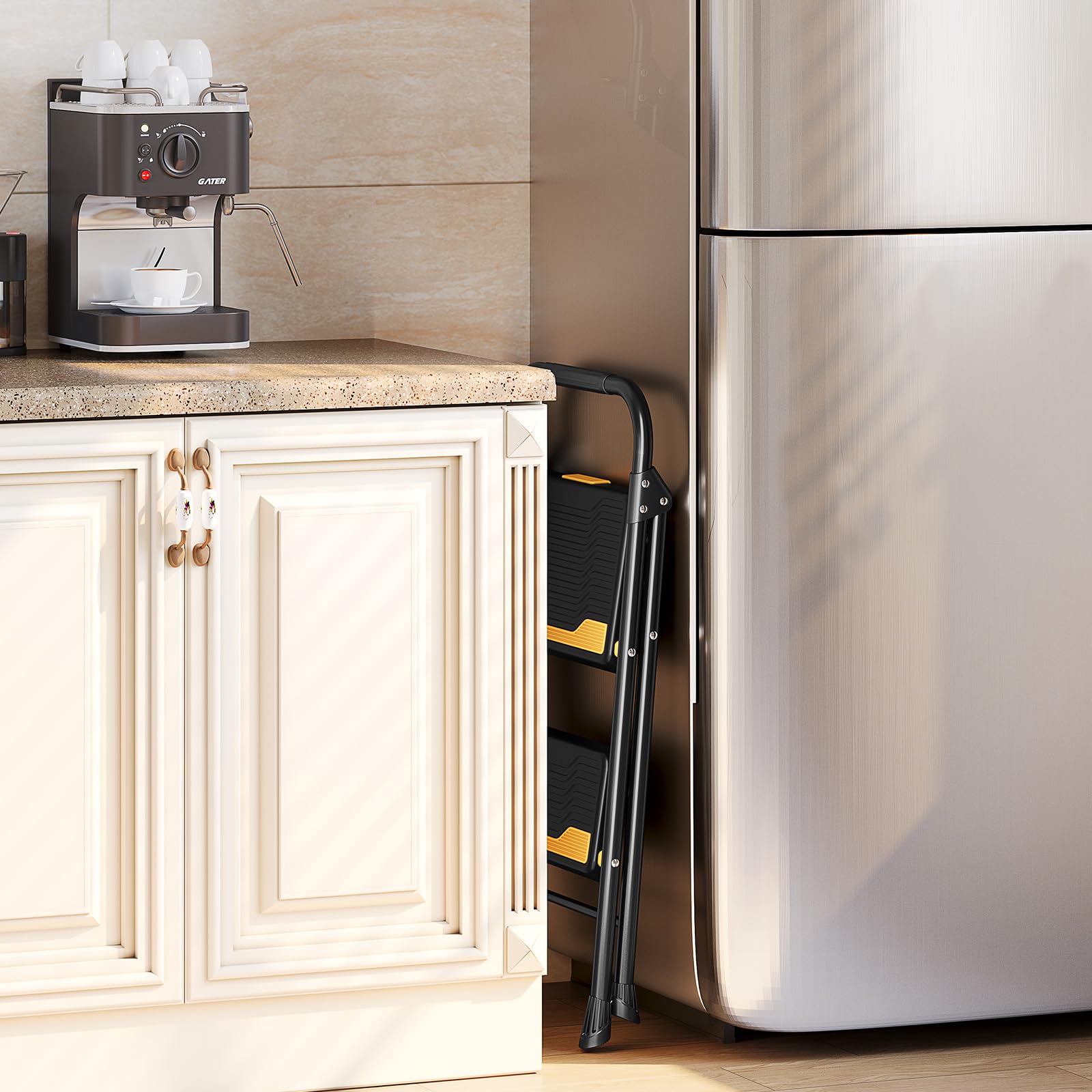 URACKIFY Escabeau 2 marches Pliable 150kg Charge maximale,Echelle Verrouillage, pédales Larges accoudoirs escabeau escamotable légères pour la Maison, Cuisine, Placard et Bureau,Noir