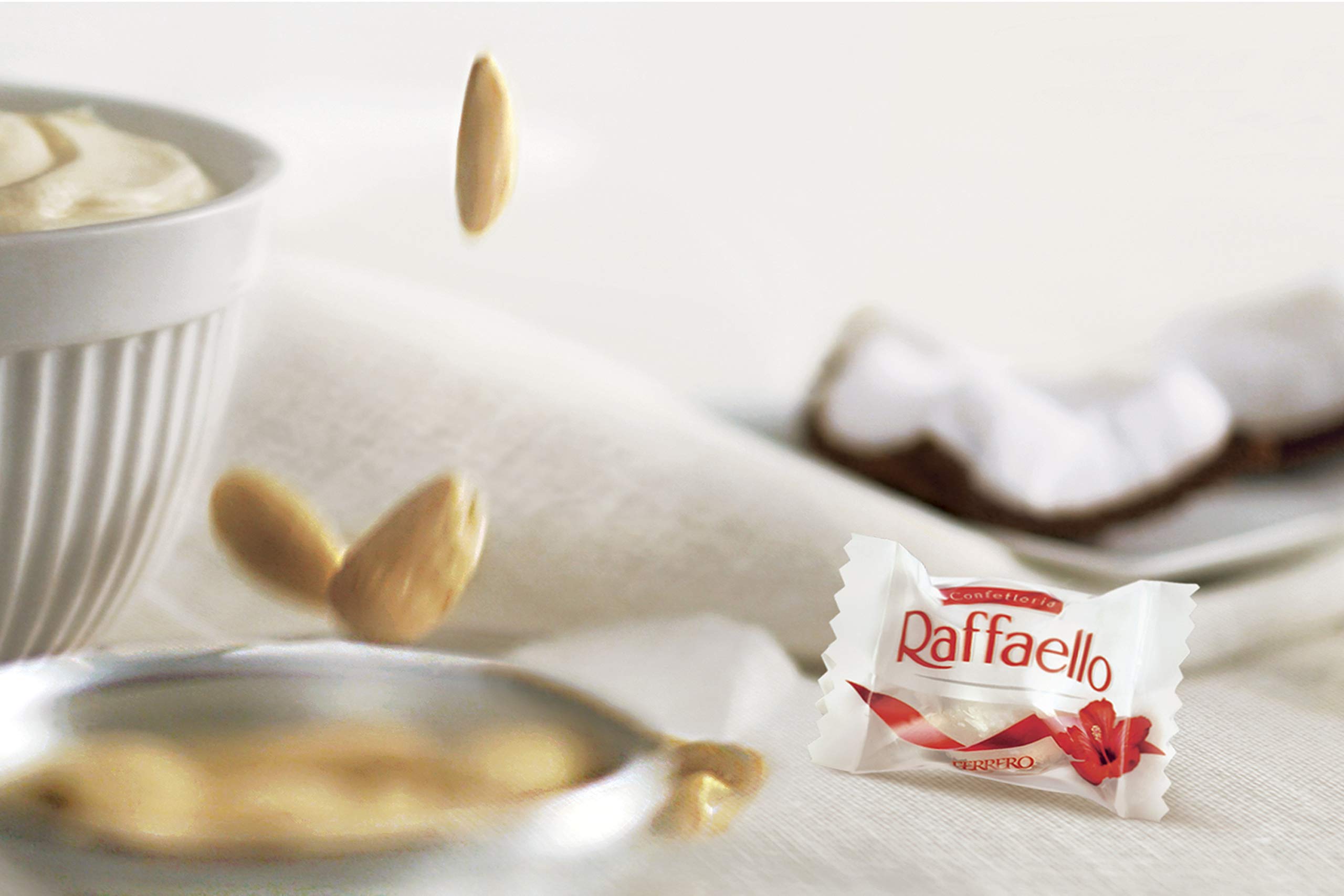 Raffaello Delikatne gofry kokosowe wypełnione migdałami, 18 sztuk, 180 g