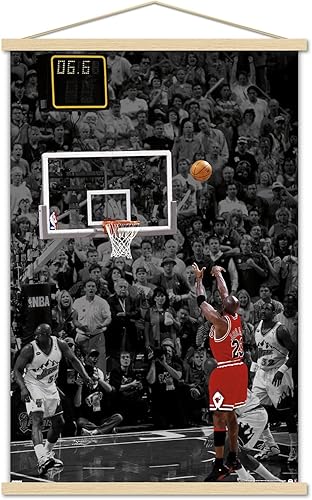 Trends International Michael Jordan - Póster de pared The Shot, 22.37 x 34.00 pulgadas, paquete de impresión y colgador negro
