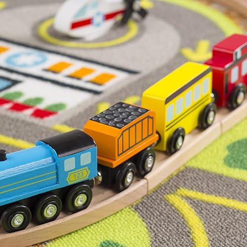 Miniatura 6 de Melissa & Doug Alfombra de lujo para múltiples vehículos (39.5 x 36.5 pulgadas), 19 vehículos, 12 letreros de madera, vías de tren