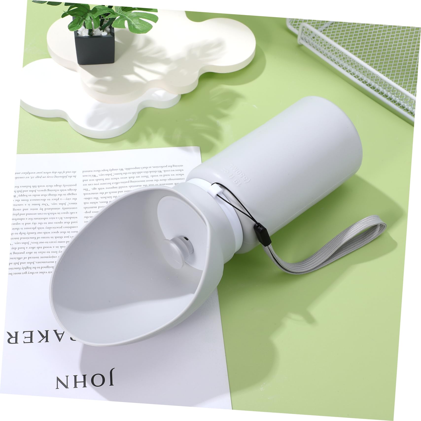 Mipcase Travel Dog Water Dispenser 550ml Pet Water Bottle Leakproof Foldable for Dogs Cats