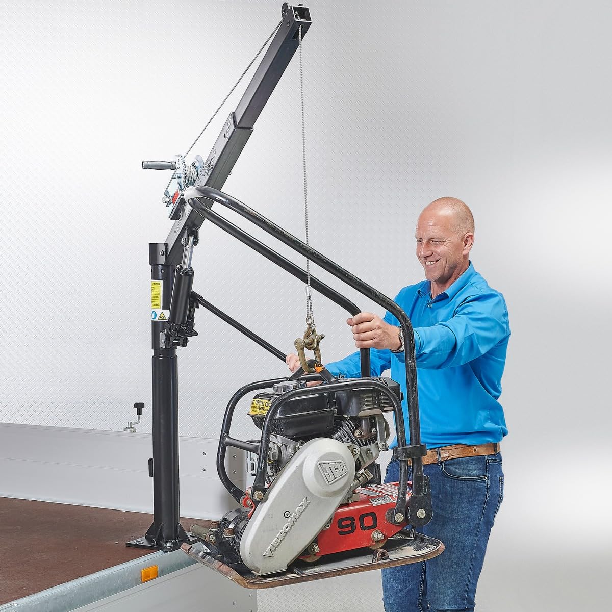 Hebebühne Auto Kran 450 kg - Hydraulischer Anhängerkran mit Seilwinde 9,5 m - 360° Schwenkarm - klappbar - Tragarm 80-135 cm - max. Hubhöhe 225 cm - Montageplatte