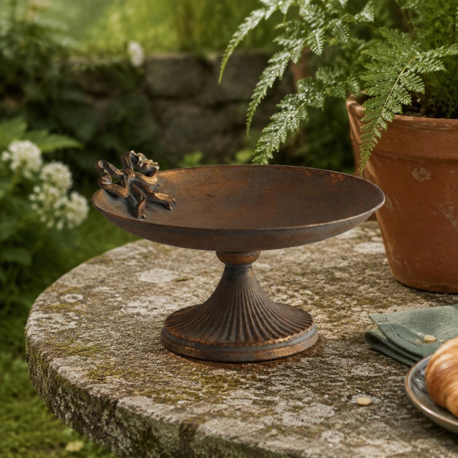 Dekotablett Vintage Eisen Schale Podest Schüssel Ablageschale mit Detailreicher Seitenverzierung Und Robustem Material aus Schmiedeeisen für Wohnzimmer Vitrine Konsolentisch Heimdekoration