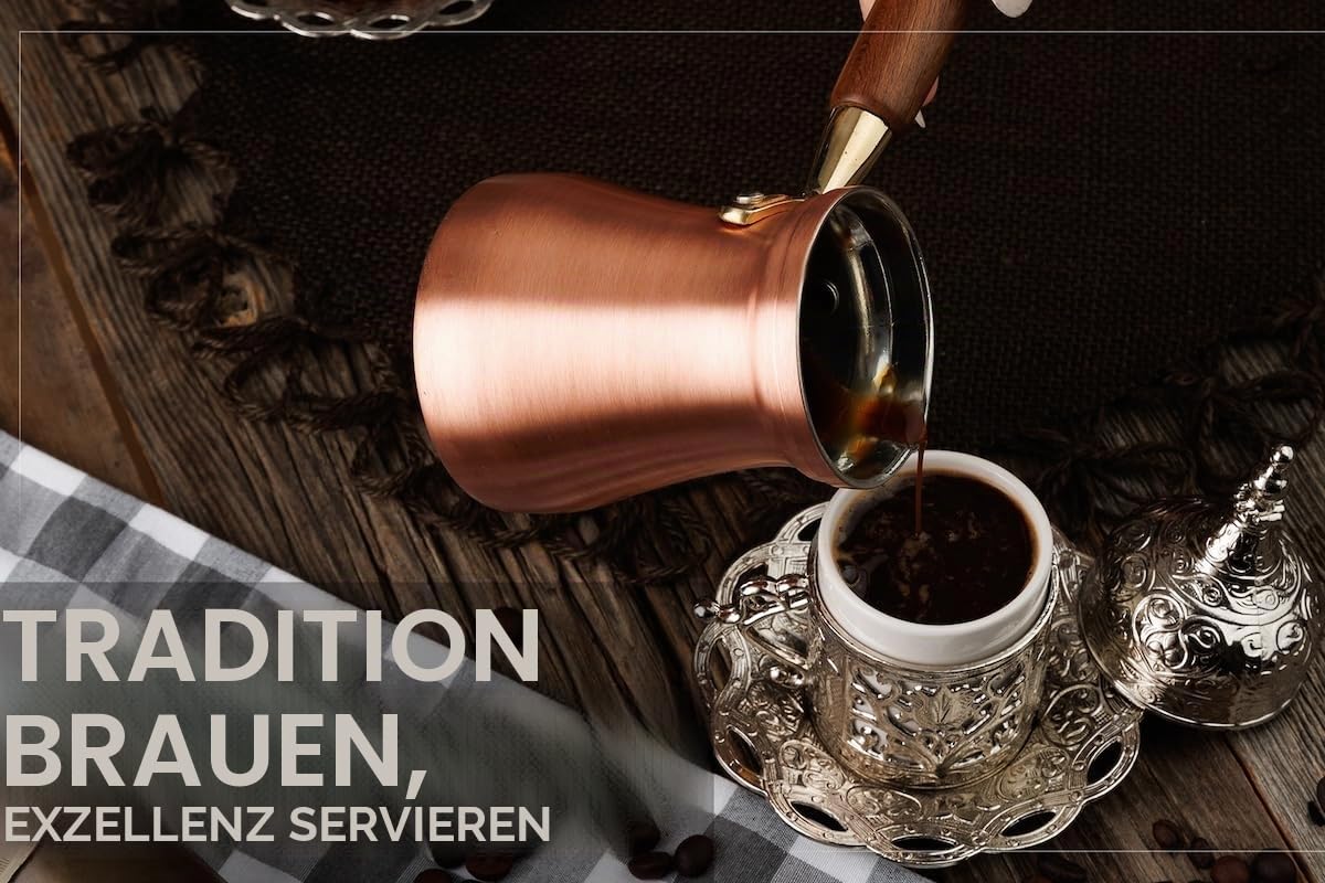 DEMMEX Türkische Kaffeekanne Cezve Ibrik Griechischer Kaffee Briki Herd Kaffeemaschine mit Holzgriff und Löffel, 1 mm dickes Kupfer, handgefertigt in der Türkei, 6 Portionen