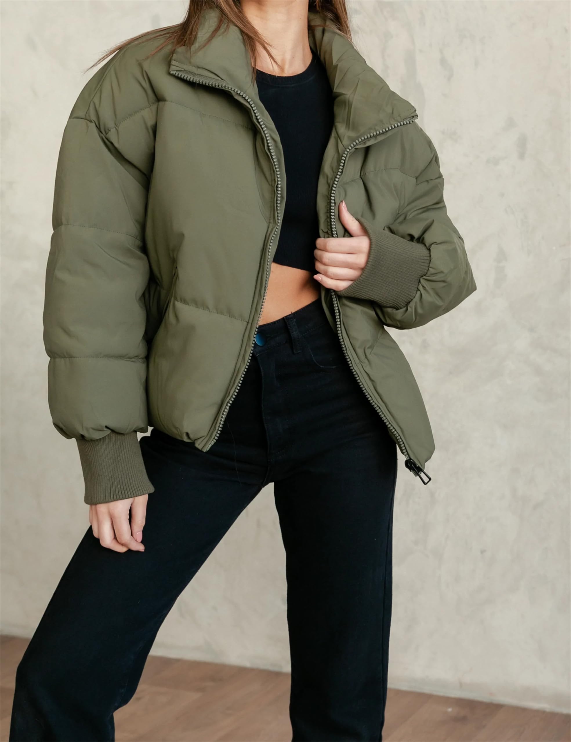 Lianlive Womens Cropped Puffer Jacket Oversized Black Short Puffy Winter Coat