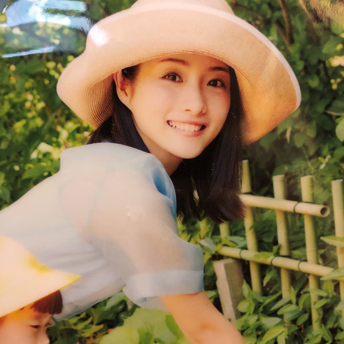 ☆美品☆石原さとみ☆画像追加⭐︎アリスアンドオリビア　プリントシャツ 石原さとみ - 本日もお疲れ様です💋 さとみの写真集見に来て下さいね
