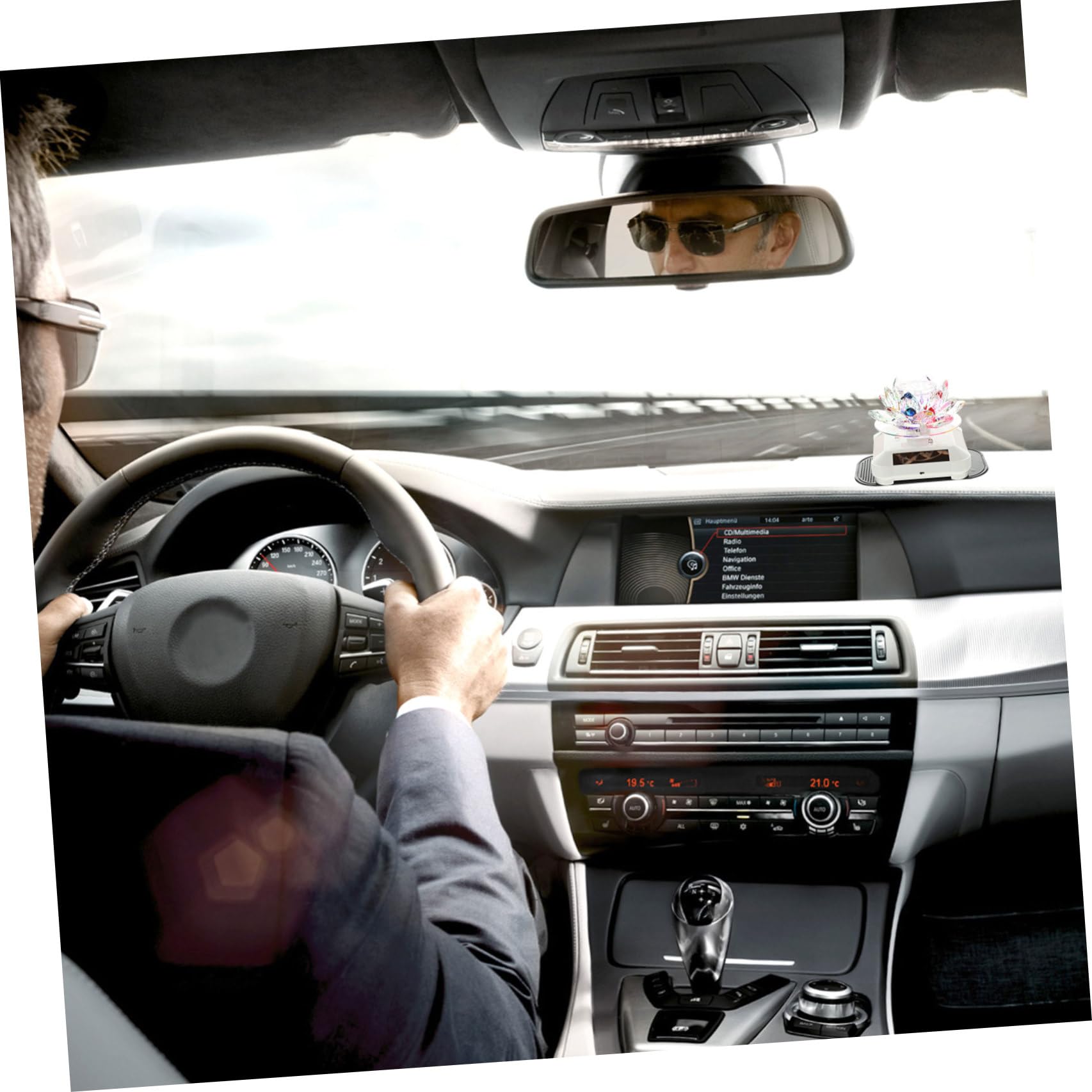 ibasenice Ambientador para Coche Adorno de Loto de Cristal Giratorio y Energía Solar, Difusor de Aromaterapia Elegante y Decoración Interior Creativa Varios estilos
