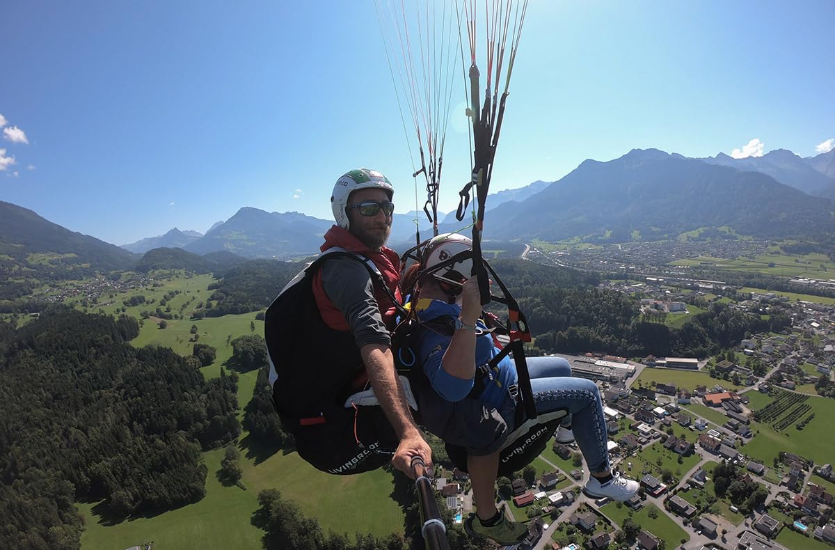 JOCHEN SCHWEIZER Geschenkgutschein: Gleitschirm Tandemflug Schnifis
