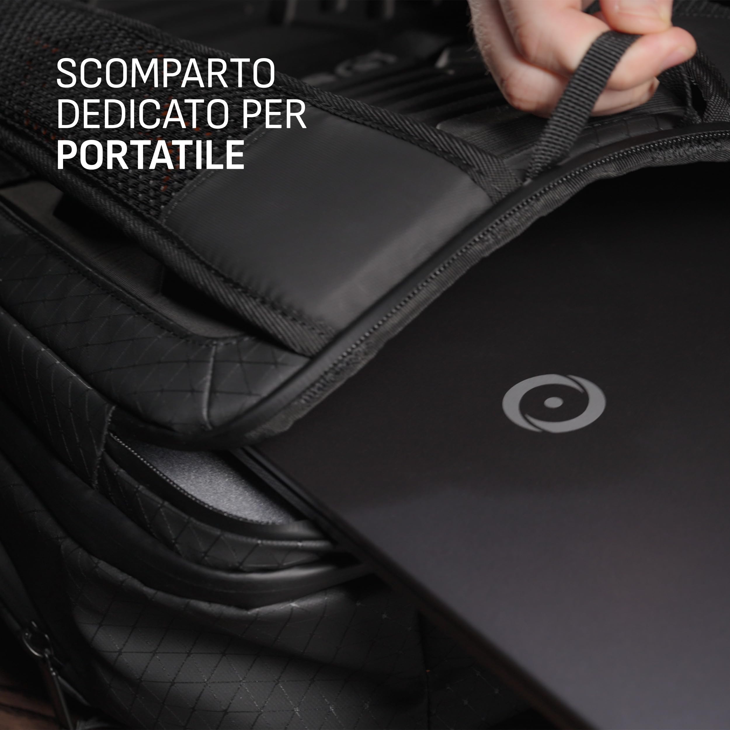 SCUF Loadout Zaino Gaming 18,7L – Impermeabile, Adatto a Notebook/Tablet | Tessuto Impermeabile, Organizer Interno, Per Laptop 17", Console, Controller, PS5, Xbox Series S