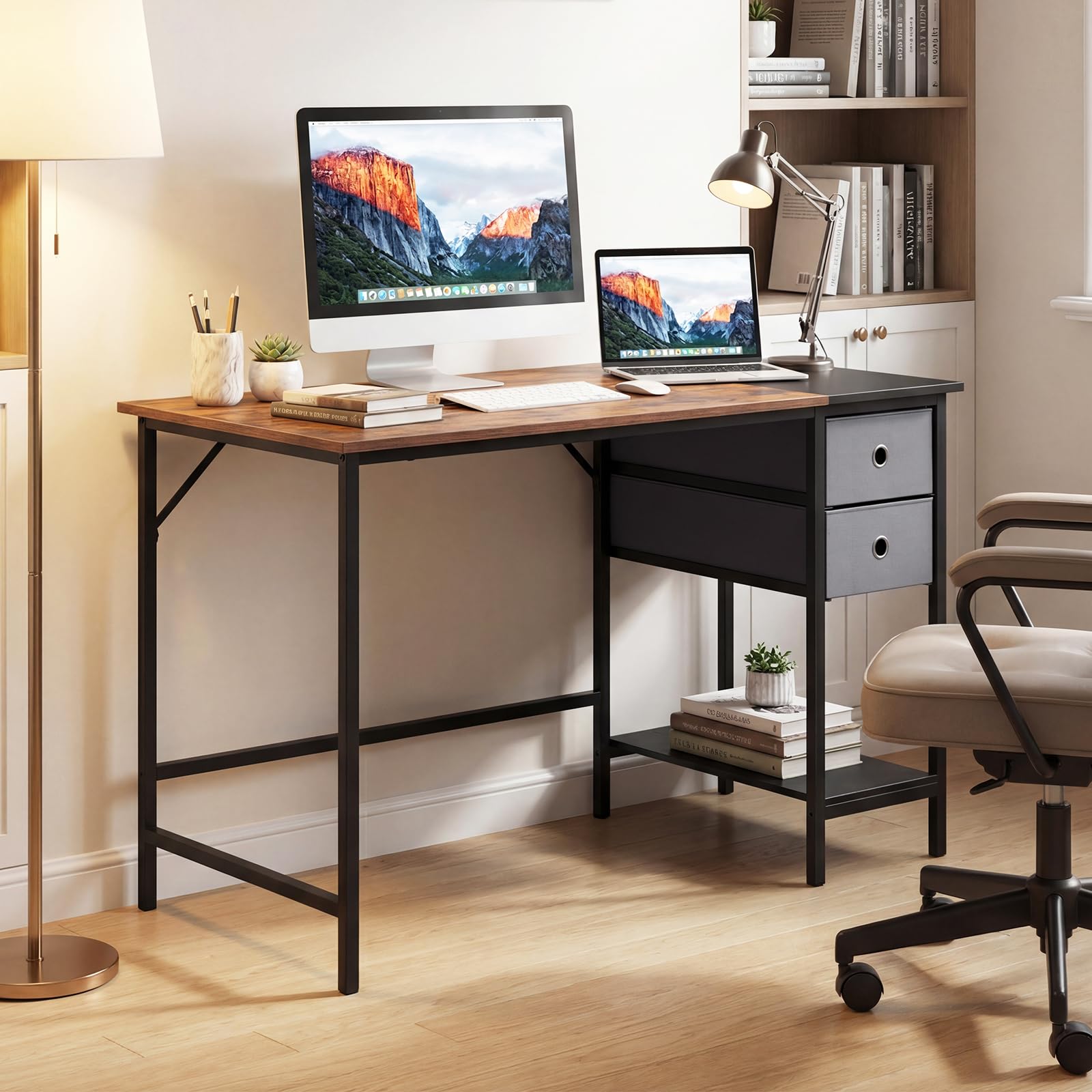 COSTWAY Scrivania per Computer, 120 x 60 x 75 cm, Scrivania Ufficio con 2 Cassetti e Ripiano, Tavolo Postazione di Lavoro, Studio e Lettura, Scrittoio Salvasapzio in Legno e Metallo (Marrone)