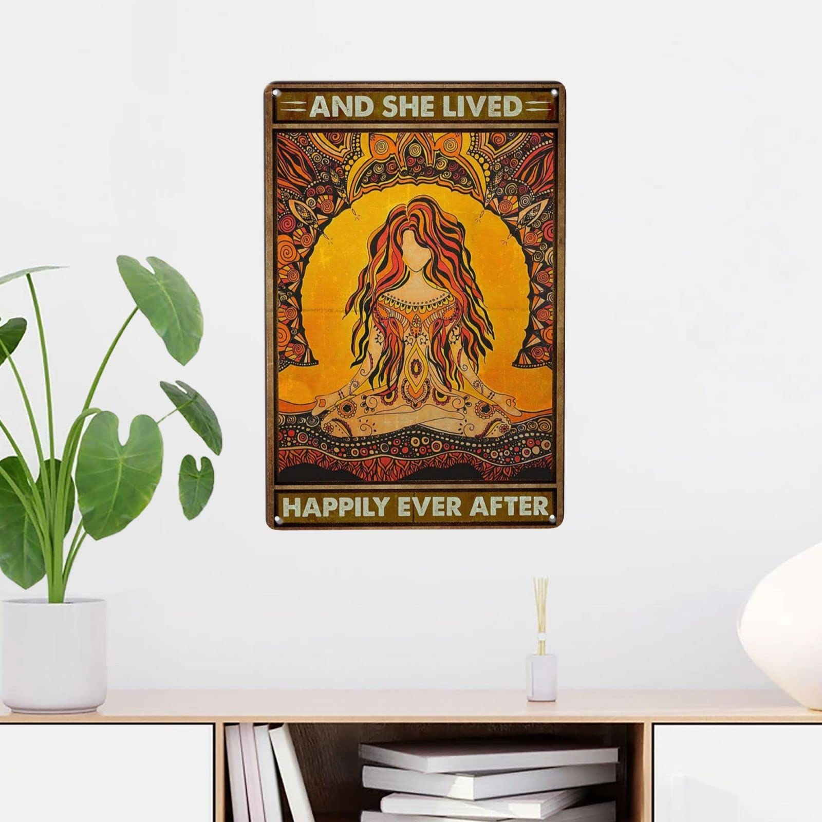 Targa in metallo vintage con scritta in inglese And She Lived Happily Ever After, con scritta