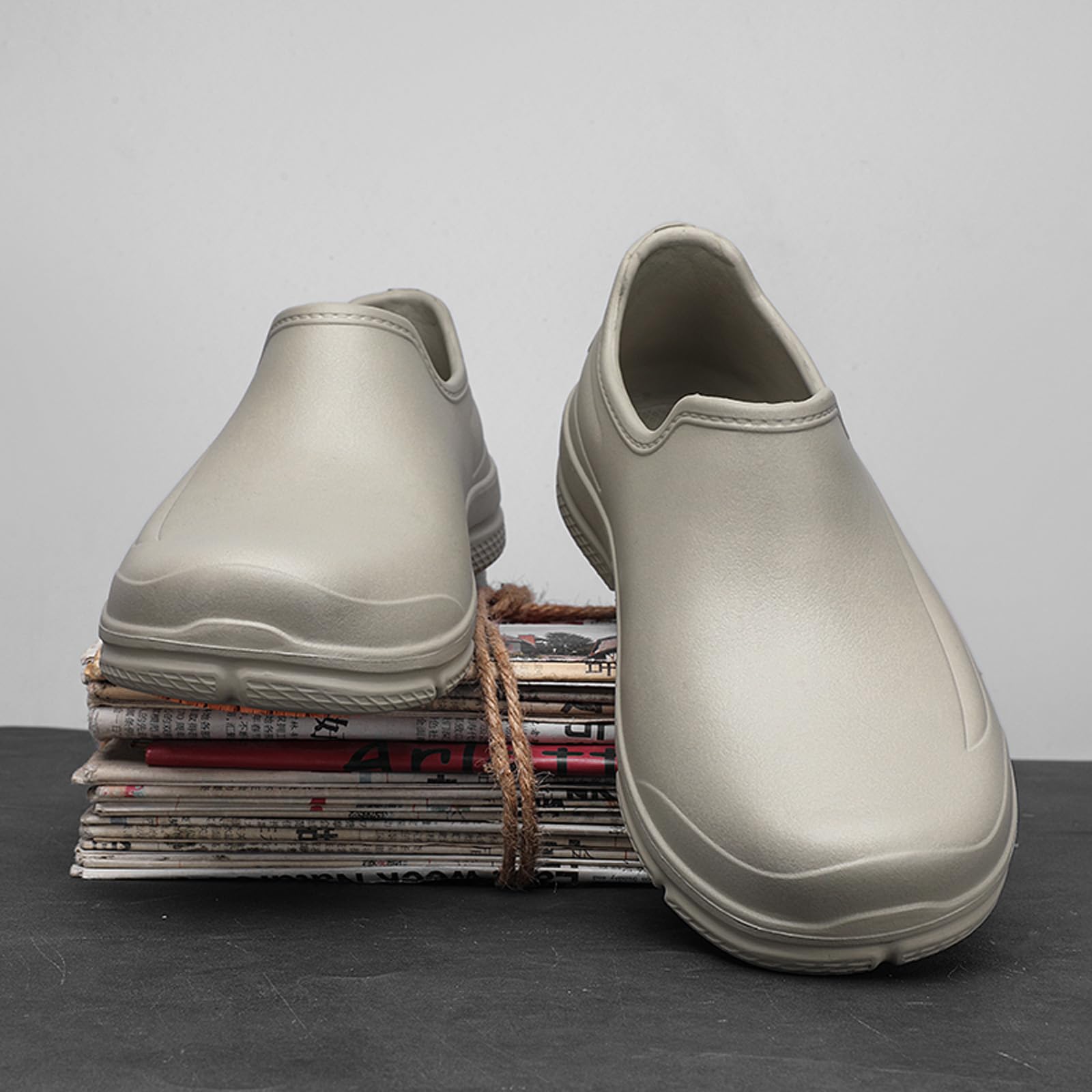 Sabots de Travail Antidérapants Unisexes en EVA - Chaussures de Cuisine et Médicales Etanches, Légères, Semelle Antichoc Résistante à l'huile, Lavables, Confort Prolongé