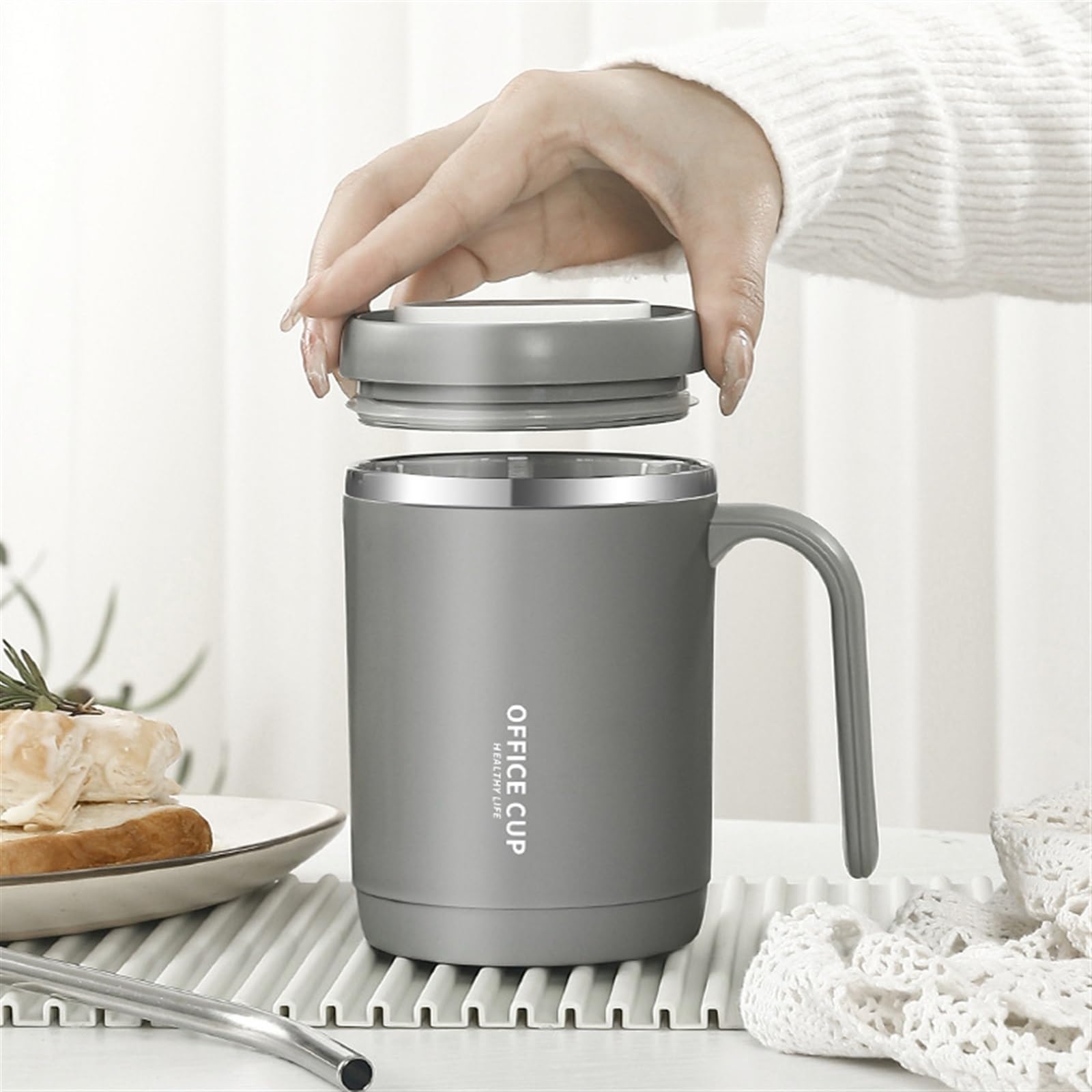 Kaffeebecher Kaffeetasse mit Griff und Deckel, isolierte Teetasse aus Edelstahl, 500 ml, wiederverwendbar, for Schule, Reisen, Büro Kaffeetasse (Color : Grijs)