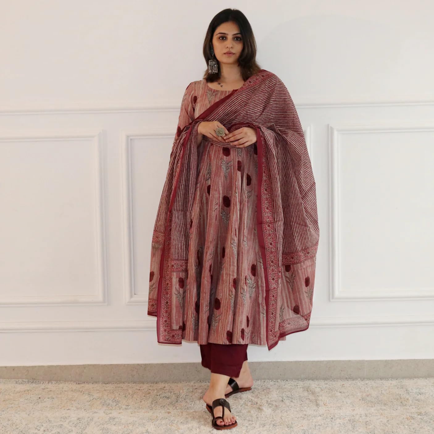 ANNI DESIGNER Kurta avec pantalon et Dupatta pour femme