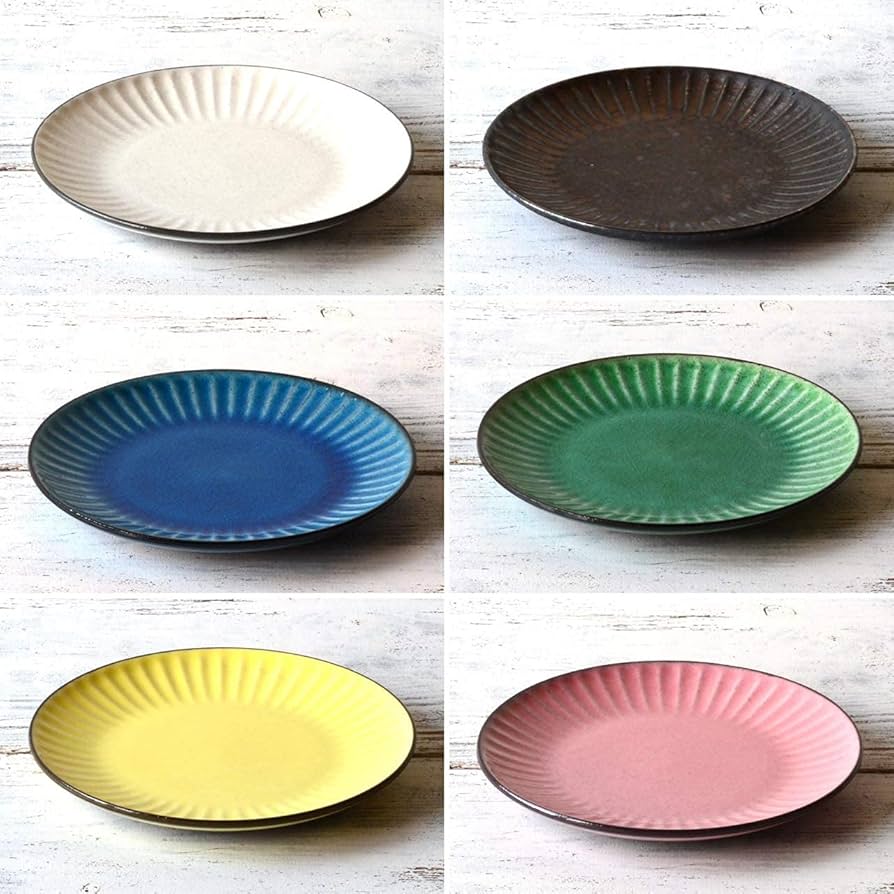 緑色の不規則な形の皿 ３０cm弱大皿一枚と１５cm中皿５枚のセット 楽天市場】プレート 9cm 角小皿 マーガリート 陶器 瀬戸焼 同色5