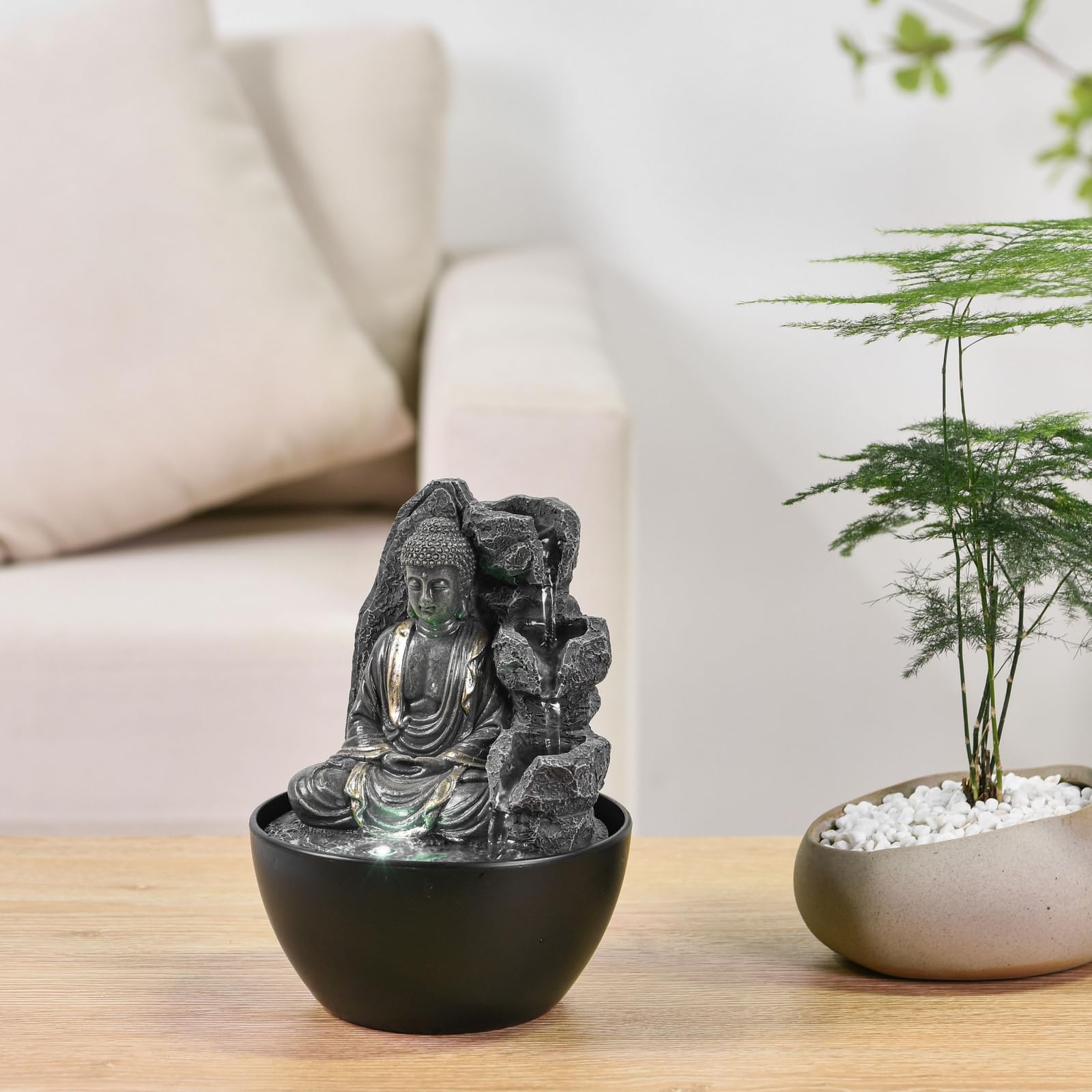Fuente de Interior de Buda Relajante – Fuente Cascade – Decoración Zen Feng Shui – Idea de Regalo Elegante y útil – Fuente de Mesa con luz LED – 18 cm – Revata Zen'Light