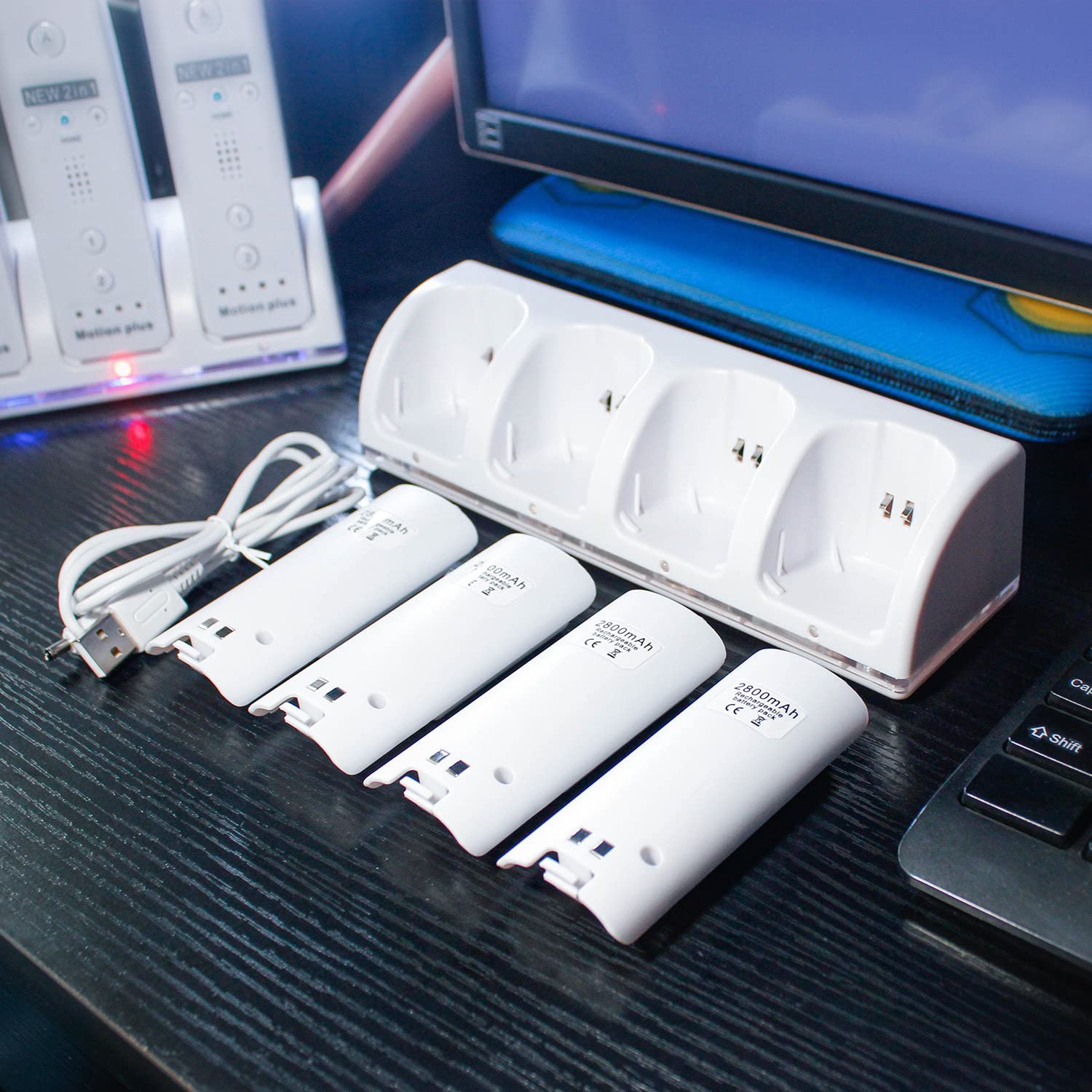 OSTENT Charger Dock Station + 4 Paquetes de baterías compatibles para el Mando a Distancia Nintendo Wii Color Blanco