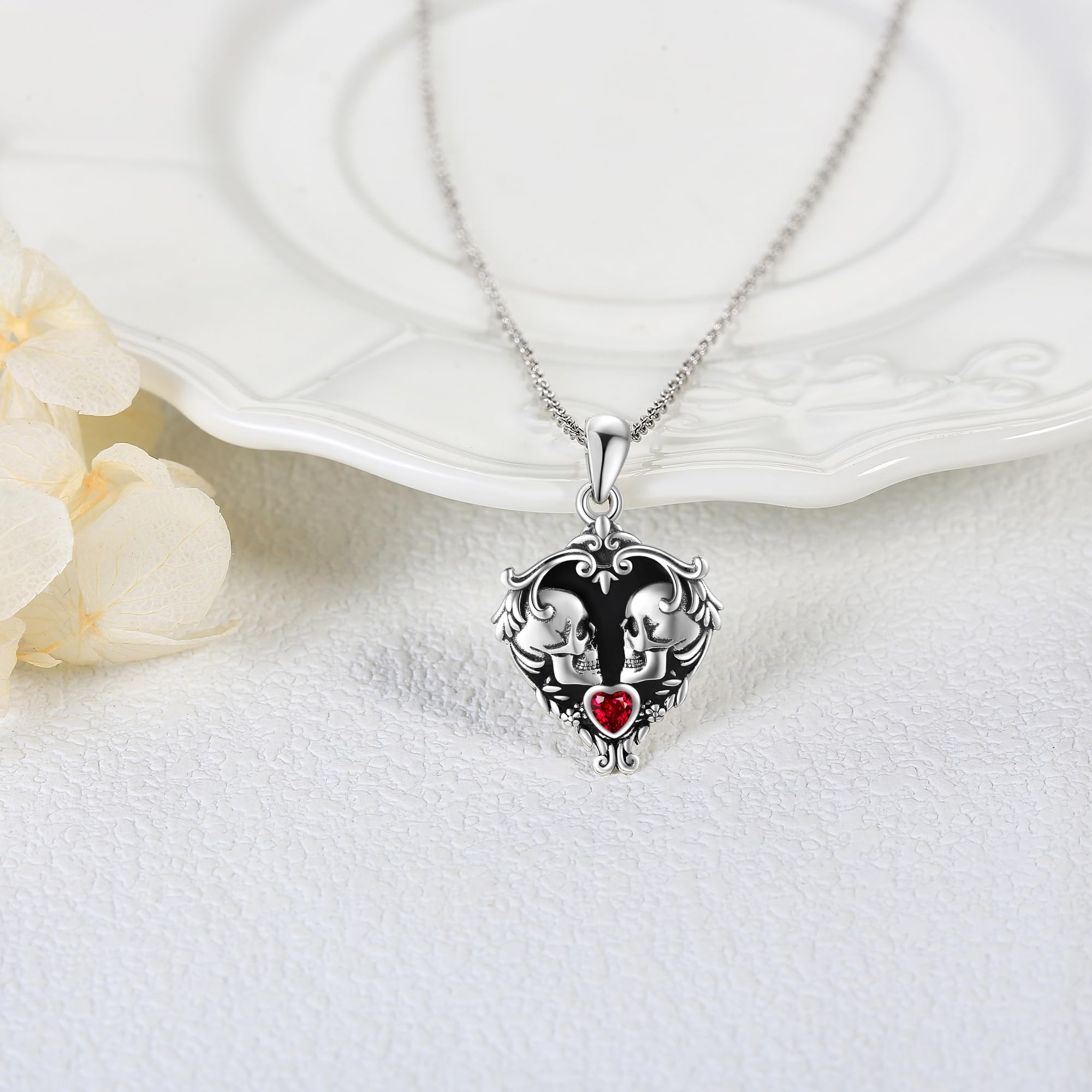 YAFEINI Collier ras du cou en argent sterling 925 avec pendentif en forme de cœur, crâne, bijou gothique, cadeau d'Halloween pour femme