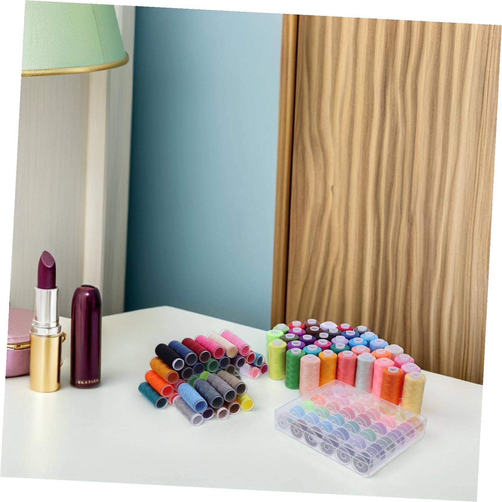 Kit de Hilo de Coser de 111 Piezas con 39 Colores de Hilo para Máquina de Coser y 36 Bobinas de Poliéster con Portabobinas, Adecuado para Reparaciones Hogar