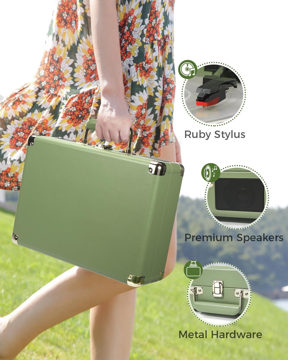 مشغل أسطوانات فينيل محمول بثلاث سرعات مع تحكم في الترددات العالية والمنخفضة، ومكبرات صوت مدمجة، ومقبس سماعة رأس 3.5 مم، ومخرج RCA/مدخل Aux، وقرص دوار عتيق يعمل بالحزام، لون أخضر حكيم