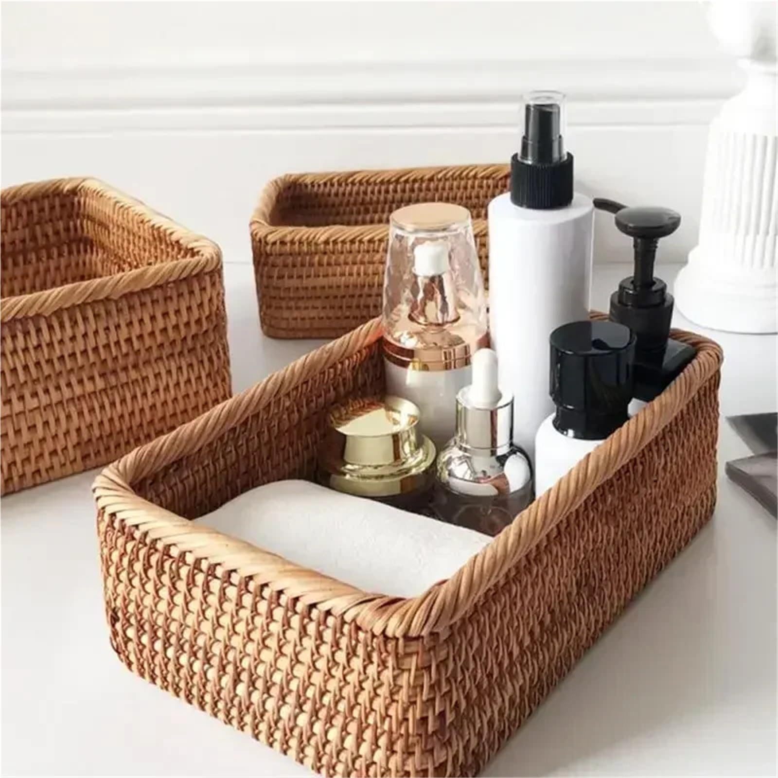 Handwoven Rectangular Rattan Wicker Basket Fruit Tea Snack Bread Picnic Storage Box Kitchen Supplies pour l'organisation de la Maison(30x20x9cm)