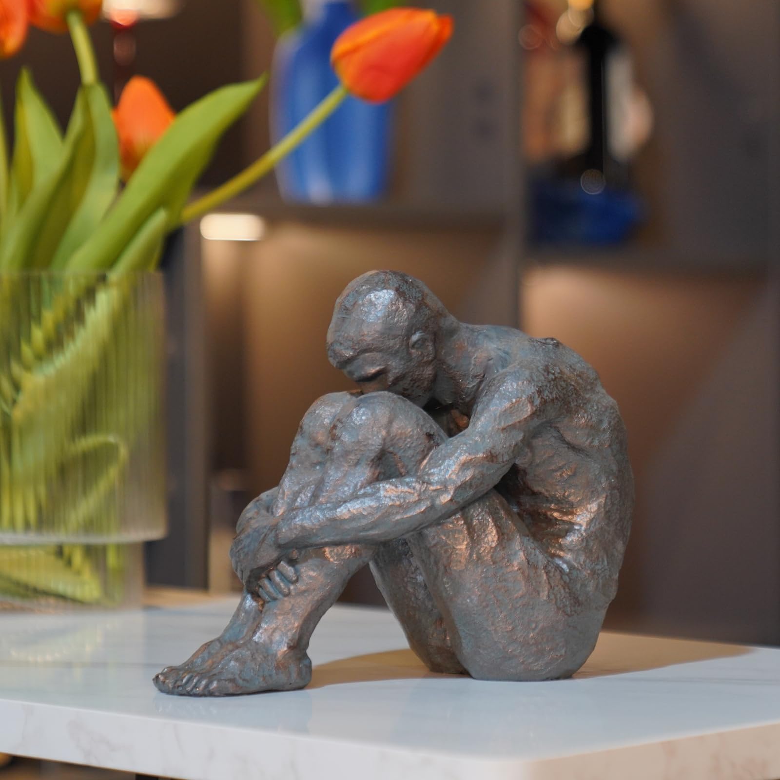 Guichifun Sitzender Mann, Skulptur, Heimdekoration, dekorative Objekte | Bronze-Harz, Haltearme, Beine, einsame Haltung, Outdoor-Geschenk für Männer, 23 x 13 x 19 cm