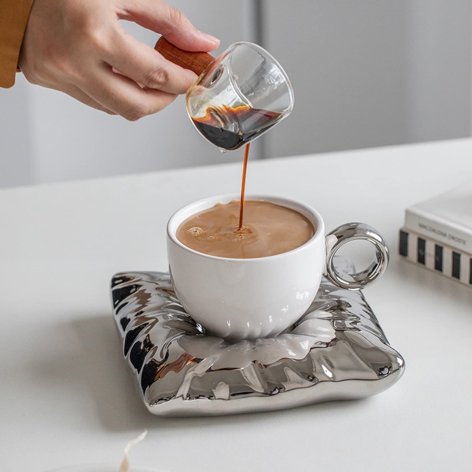 Kaffeetasse aus Keramik Silber Kissen Untertasse Teetasse Keramik Kaffeetasse Geschenk für Büro und Zuhause