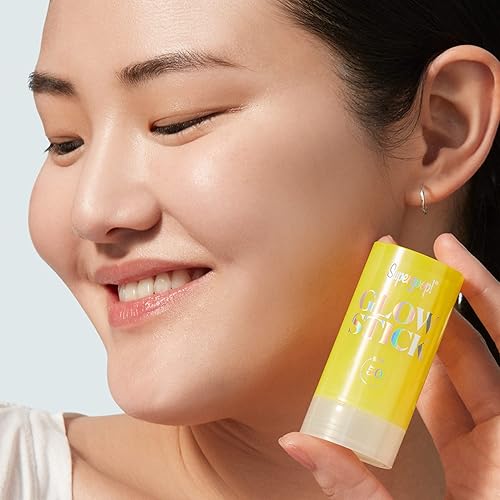 Miniatura 3 de Supergoop! Glow Stick FPS 50 PA++++ - Protector solar de aceite seco en barra para rostro y cuerpo, ilumina e hidrata para un brillo saludable, sin