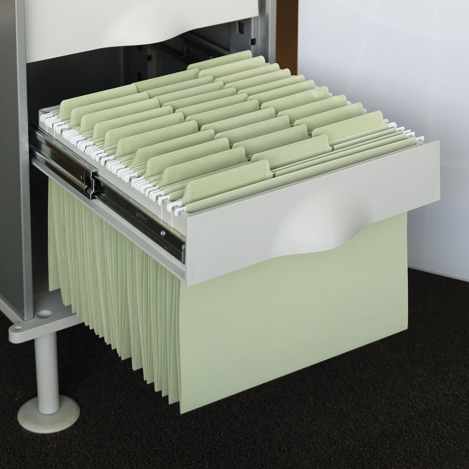 Smead Erasable FasTab Hanging File Folder 1 3-Cut Built-in Tab Letter Size Moss 20 per Box 64032 — view 2