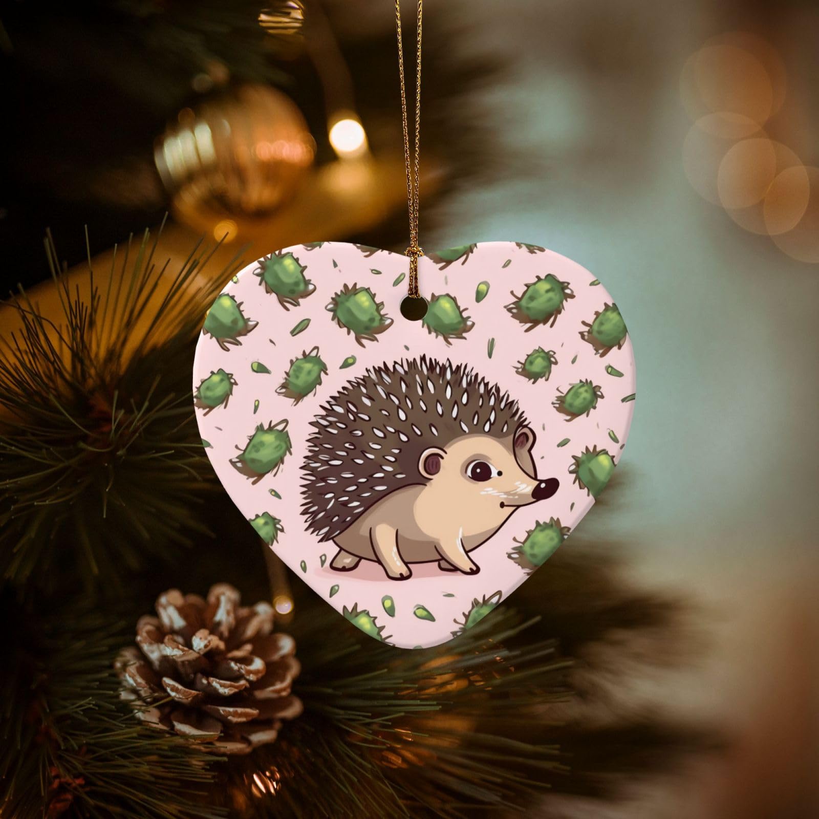 Christmas Tree Ornaments Ceramics Christmas Decorations Cartoon Hedgehog Ornaments with Gold Ribbon Porcelain Xmas Tree Crafts Heart Shape Hanging Pendant for Christmas Tree Party Decor