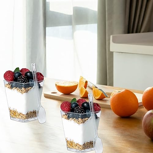 Miniatura 4 de LISHINE Paquete de 100 tazas de postre de plástico de 5 onzas con tapas y cucharas, tazas de yogur para parfait con tapas, tazas desechables para