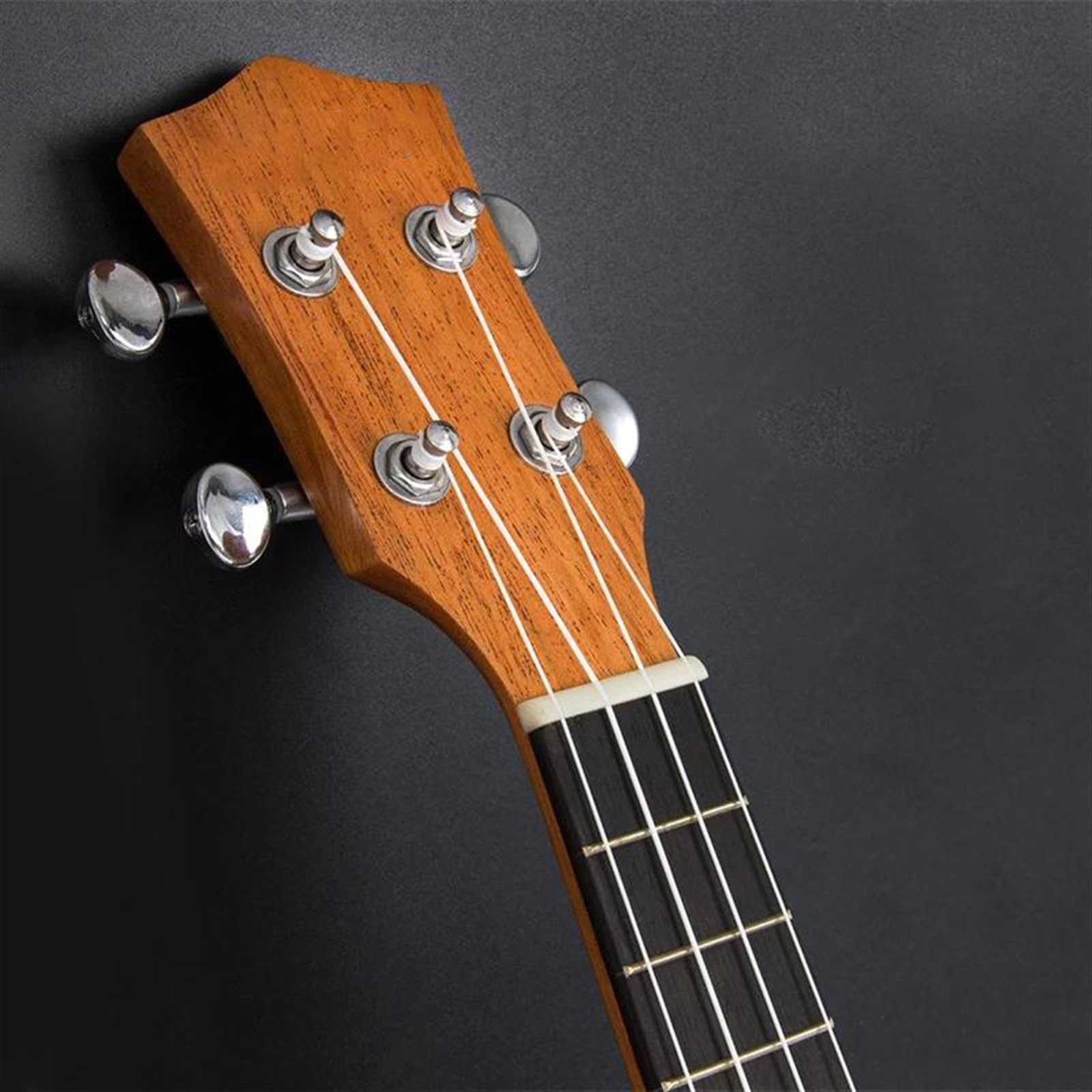 Ukulele Strumento Musicale Chitarra Piccola A 4 Corde 23 Pollici 18 Tasti Ukulele Da Concerto Con Corpo In Legno Sapele Con Borsa Per Ukulele E Accordatore
