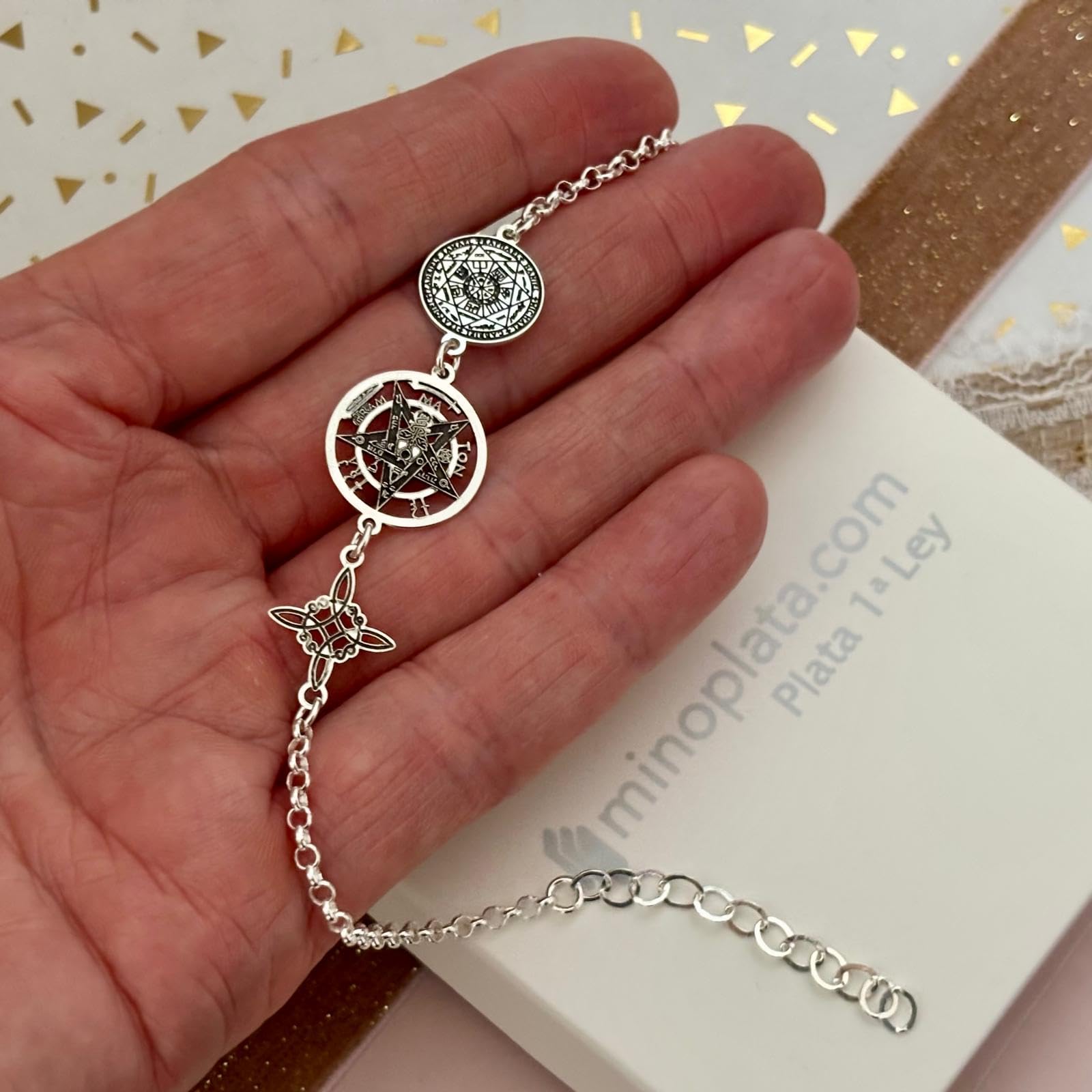 Pulsera Triple Protección en Plata de Ley 925, Amuletos Nudo de Bruja, Tetragramatón y Medalla Siete Arcángeles, 17cm con Cadena Adaptable