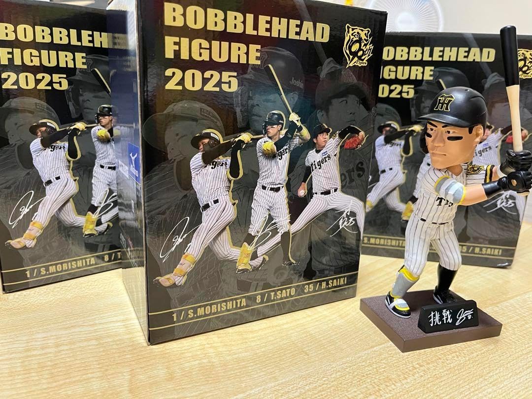 阪神タイガース 佐藤輝明 ボブルヘッドフィギュア フェイスシール2枚セット