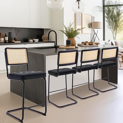 COLAMY Juego de 4 taburetes de bar modernos de mediados de siglo, sillas de bar de ratán de piel sintética con marco de metal resistente para