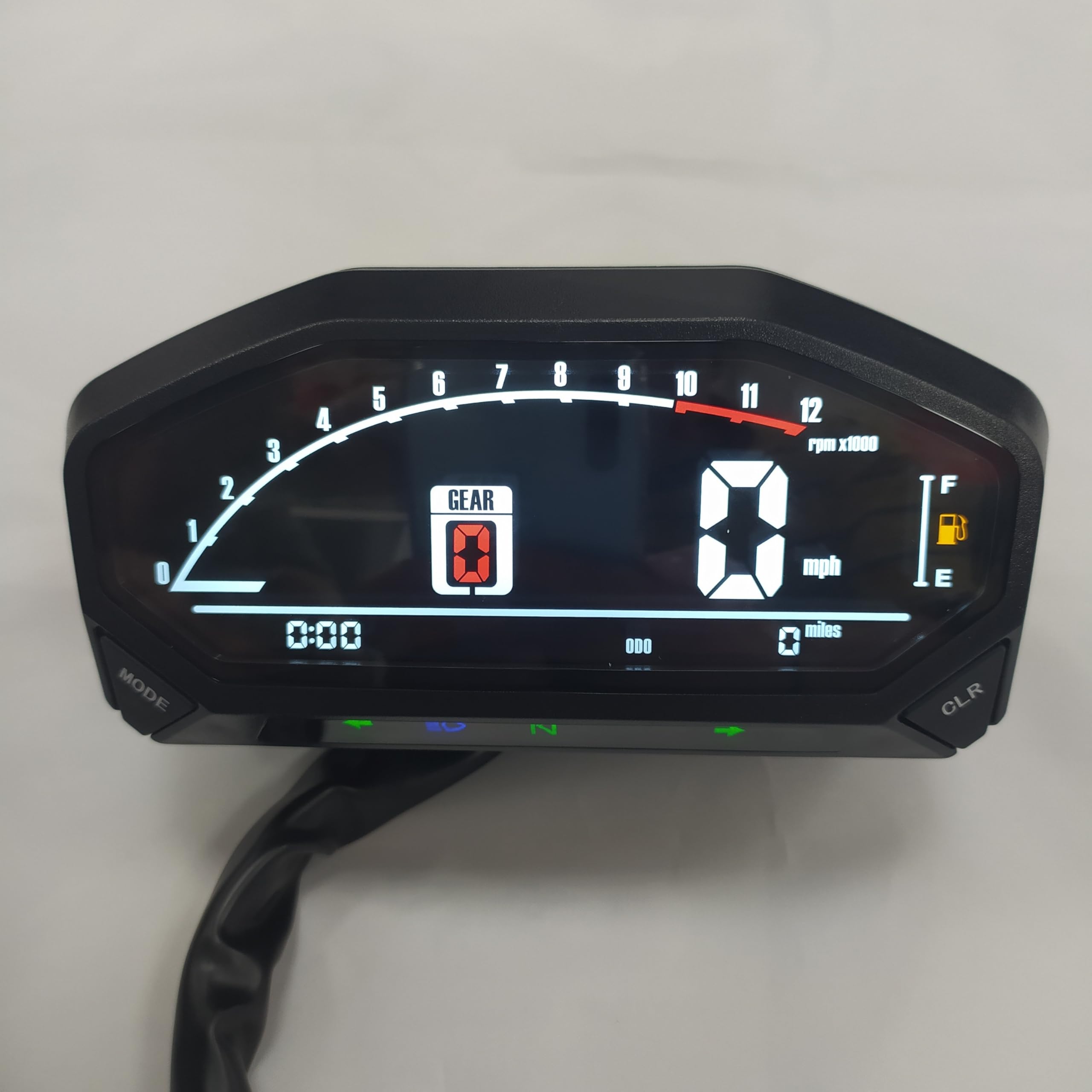 Moto Contachilometri Contachilometri universale per contachilometri da 10000 giri/min. Parametri regolabili Quantità di carburante Display a sei griglie