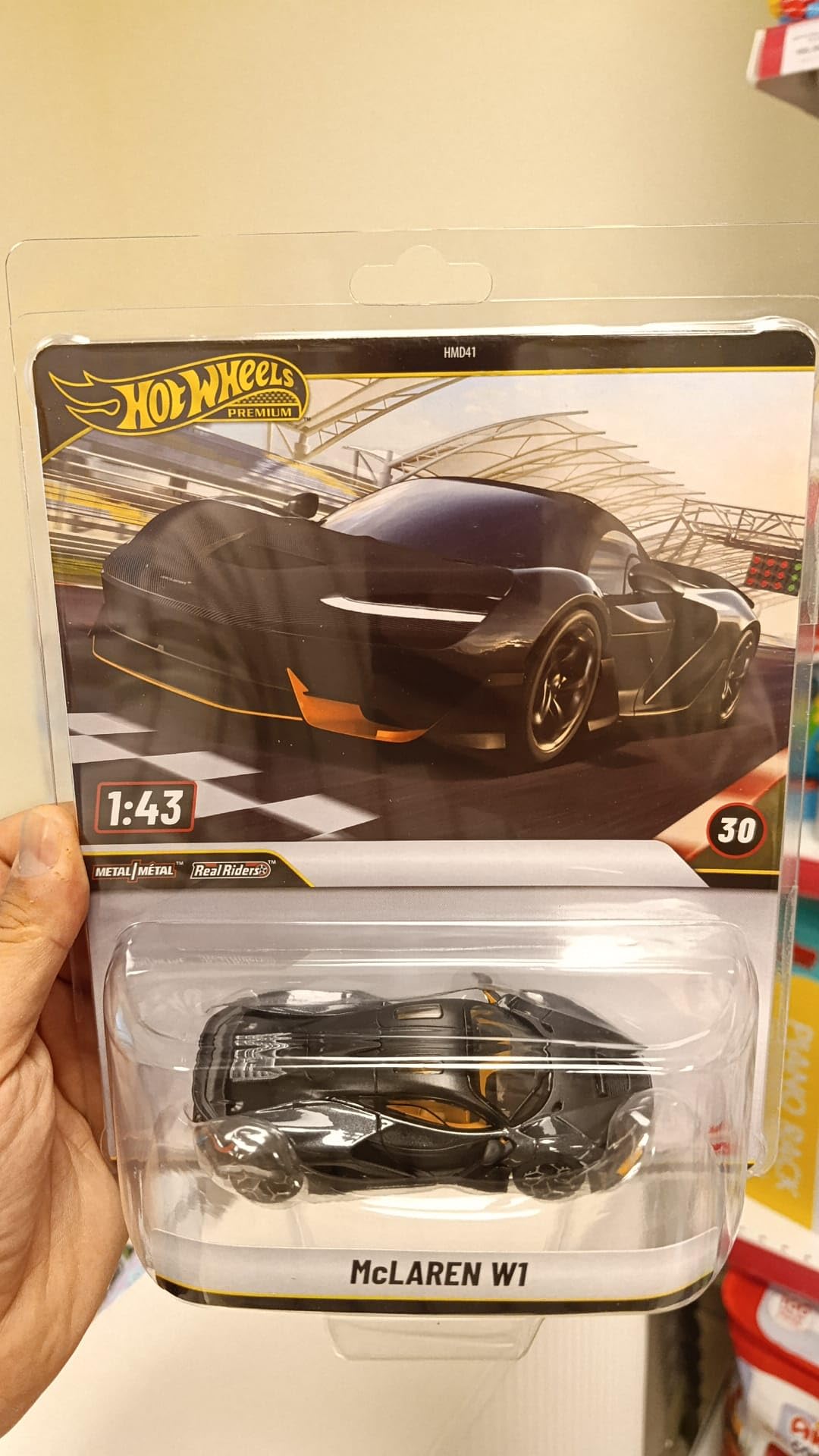 Hot Wheels Premium Cars 1:43 – McLaren W1 Jcn64