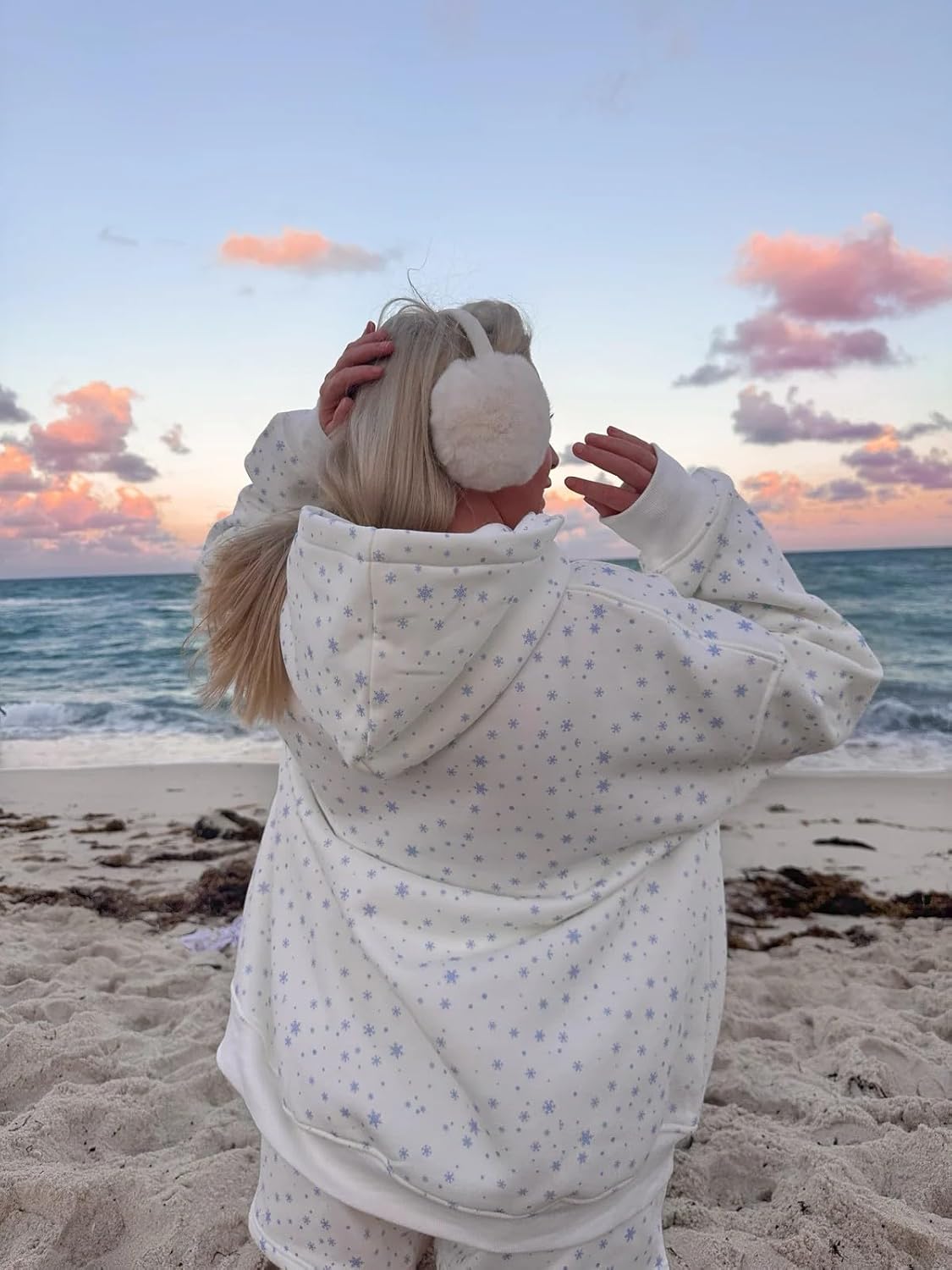 BAIGRAM Women Oversized Ditsy Floral Fleece Hoodies Snowflake Print Hooded Sweatshirt 2025 Y2K Aesthetic Fall Pullover - Image 4