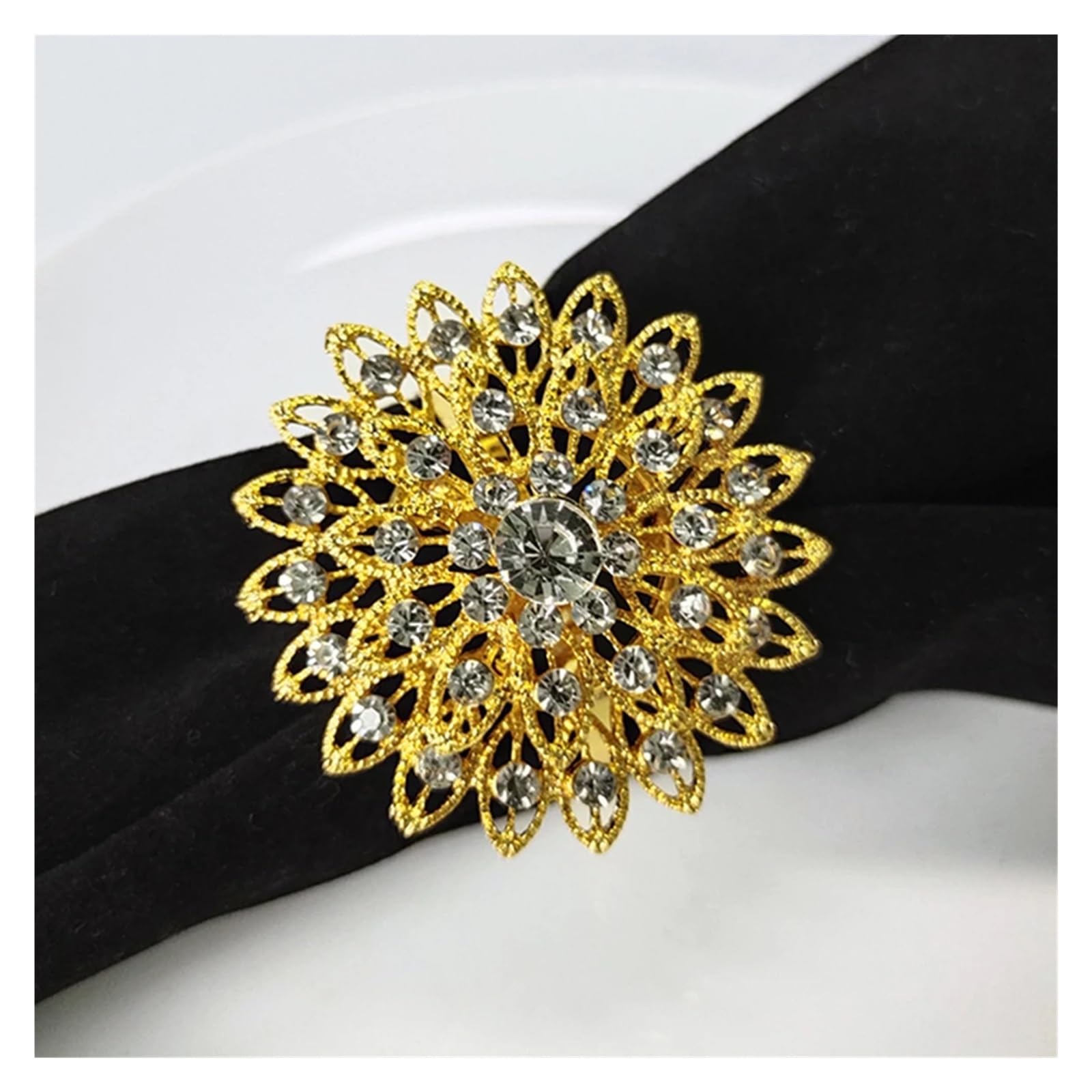 napkin rings Alloy Metal Napkin Ring for Wedding Table Decoration Pearl Holder Buckle Towel Rings Family Dinner Deco(L)