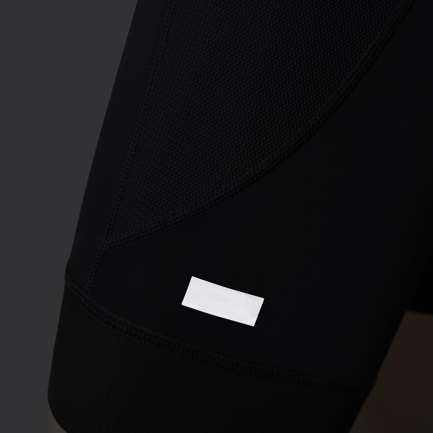 NUCKILY Short de cyclisme rembourré pour femme avec poches - Léger et respirant - Rembourré 4D - Noir