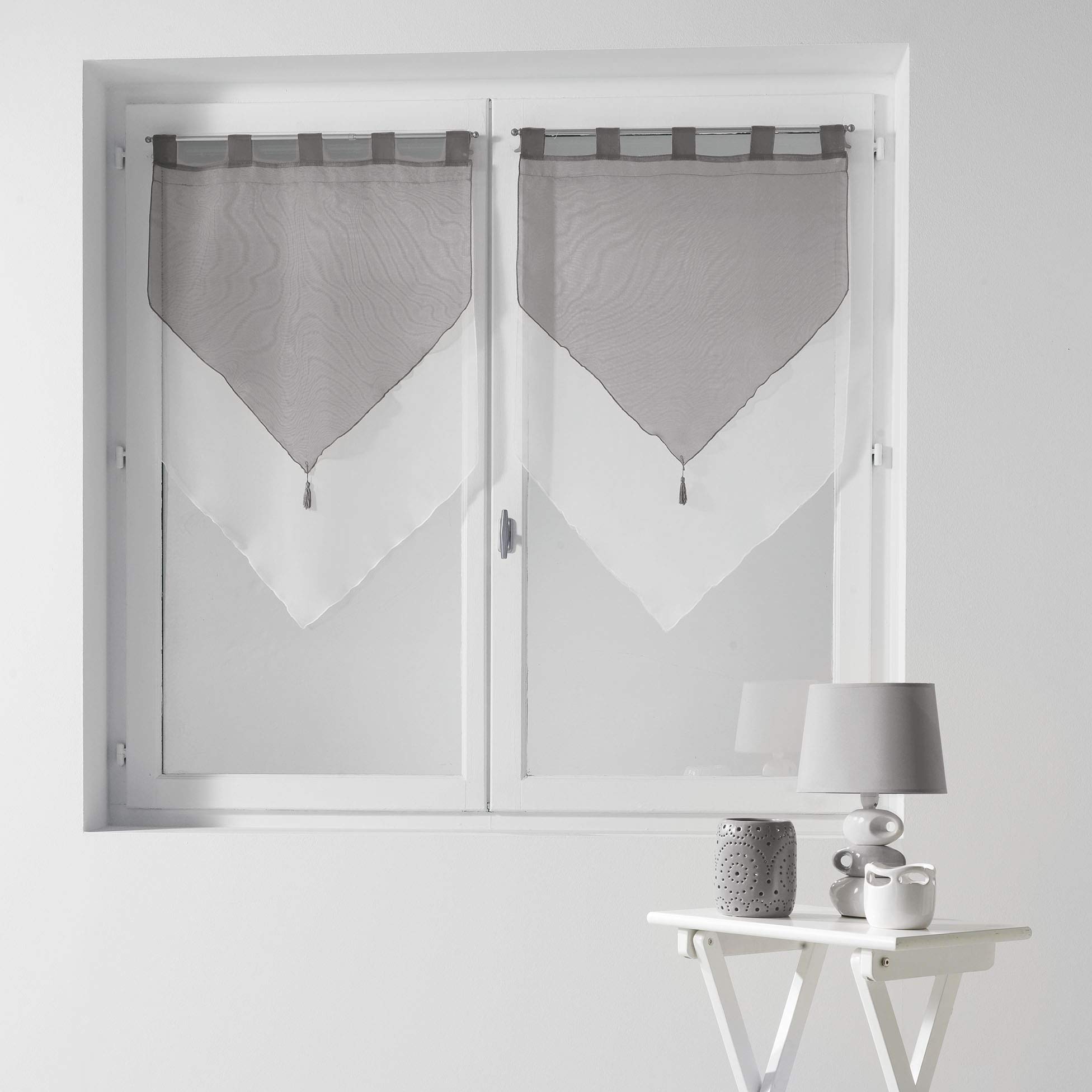 Douceur d'Interieur Voile Bicolour 2-Net Curtain Pompon, Blanc/Gris