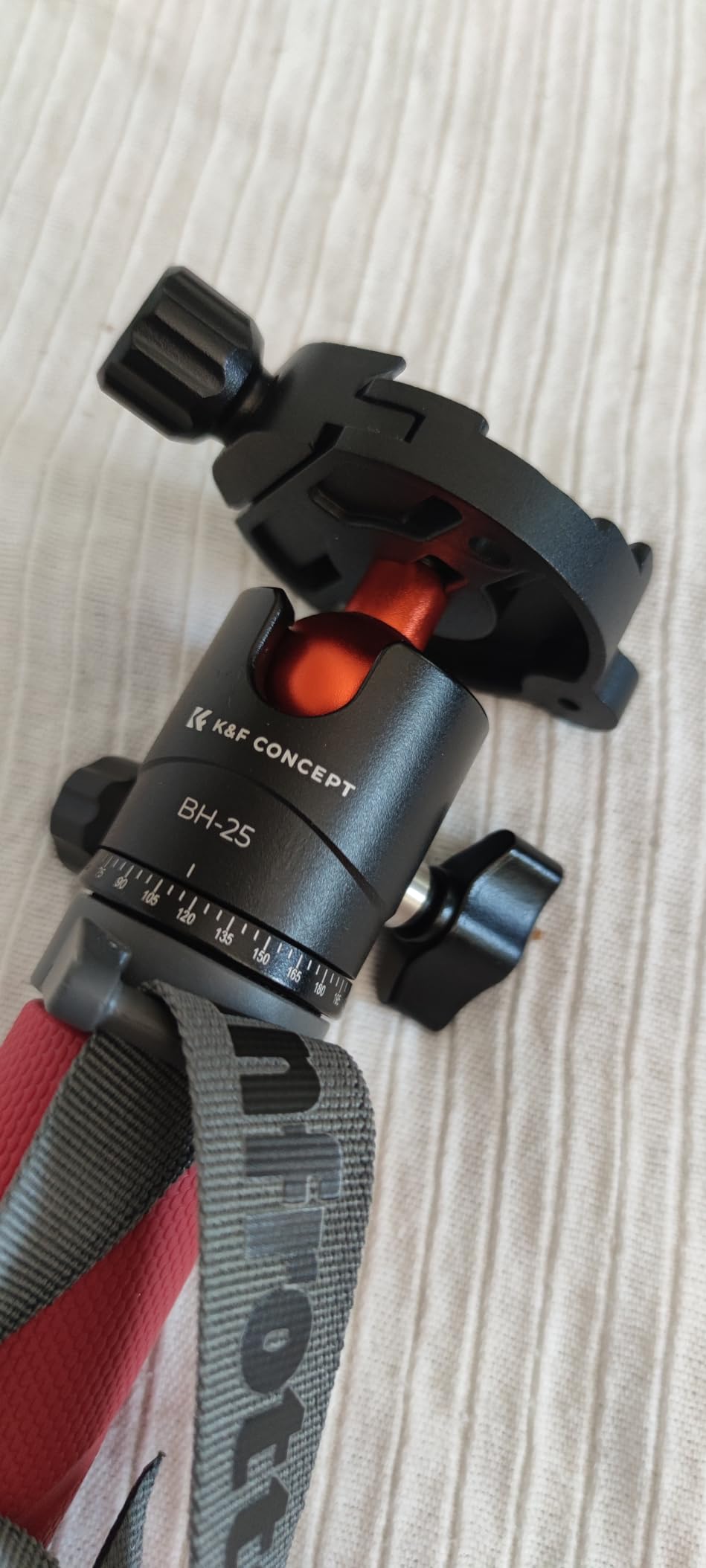 Hält meine Nikon Z6ii stabil auf dem Einbeinstativ