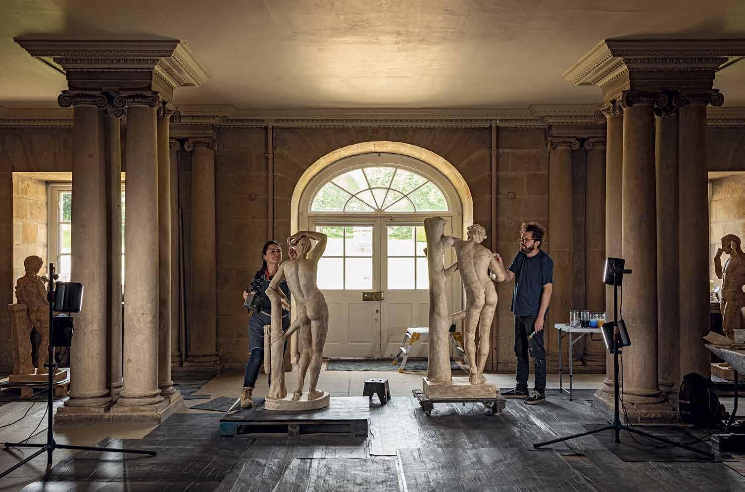 Castle Howard: A Grand Tour of England's Finest Country House