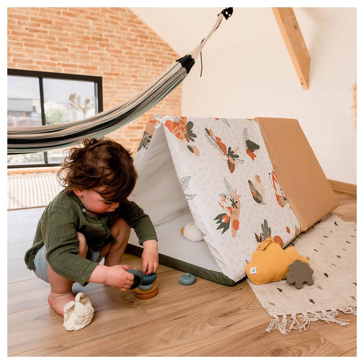 Tinéo - Maxi tapis d'éveil imprimé jungle Amazonie - Tapis de jeux bébé et tapis de motricité bébé en mousse déhoussable et pliable - Multifonction 5 en 1 - Grande surface de jeu - Dès la naissance
