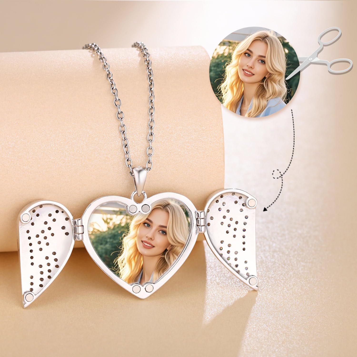 Collana Foto Ciondolo Cuore Argento 925 Medaglione Portafoto Personalizzabile con Ali d’Angelo in Zirconia