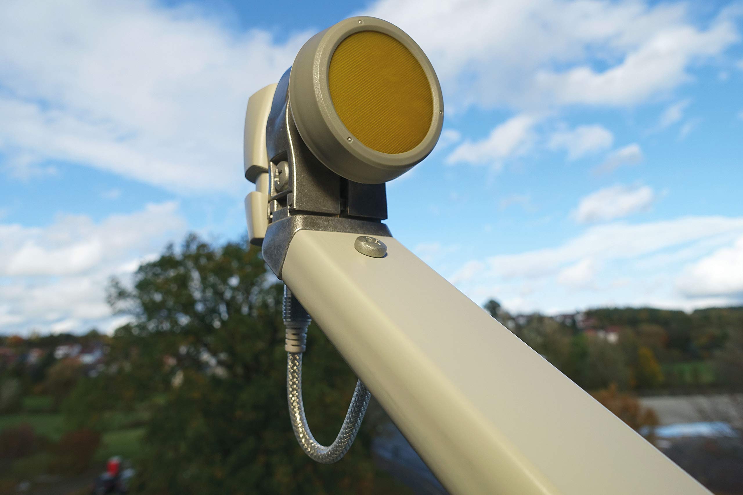 SCHWAIGER 302 Single LNB Low Noise Blockconverter Sun Protect Tapa LNB Digital Resistente al Calor Accesorios para Antenas parabólicas protección contra la Intemperie contactos Dorados Gris Claro