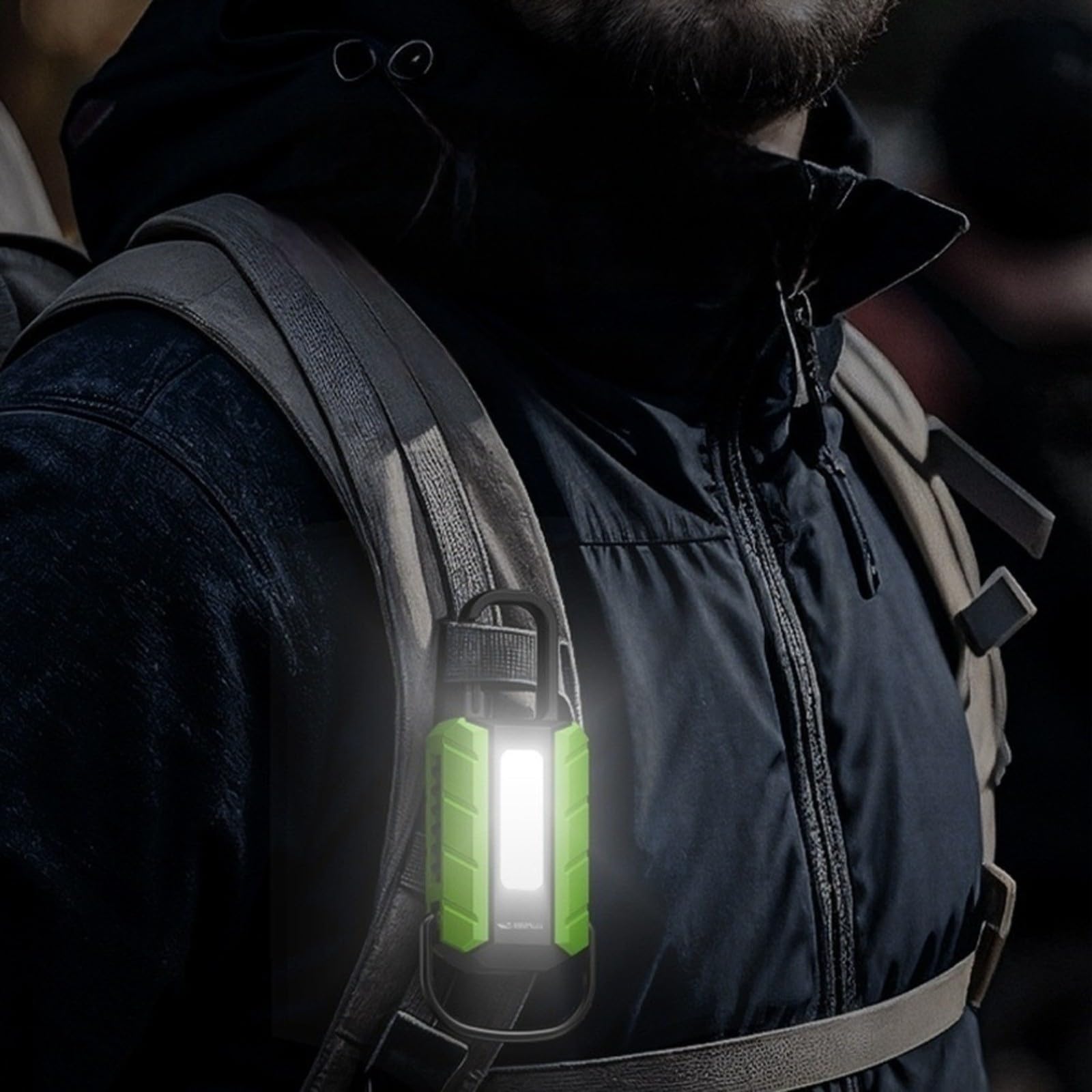 Torcia a LED con portachiavi, ricaricabile tramite USB, torcia compatta con illuminazione multi-modalità e forte proiezione del fascio per campeggio all'aperto, escursionismo, viaggi