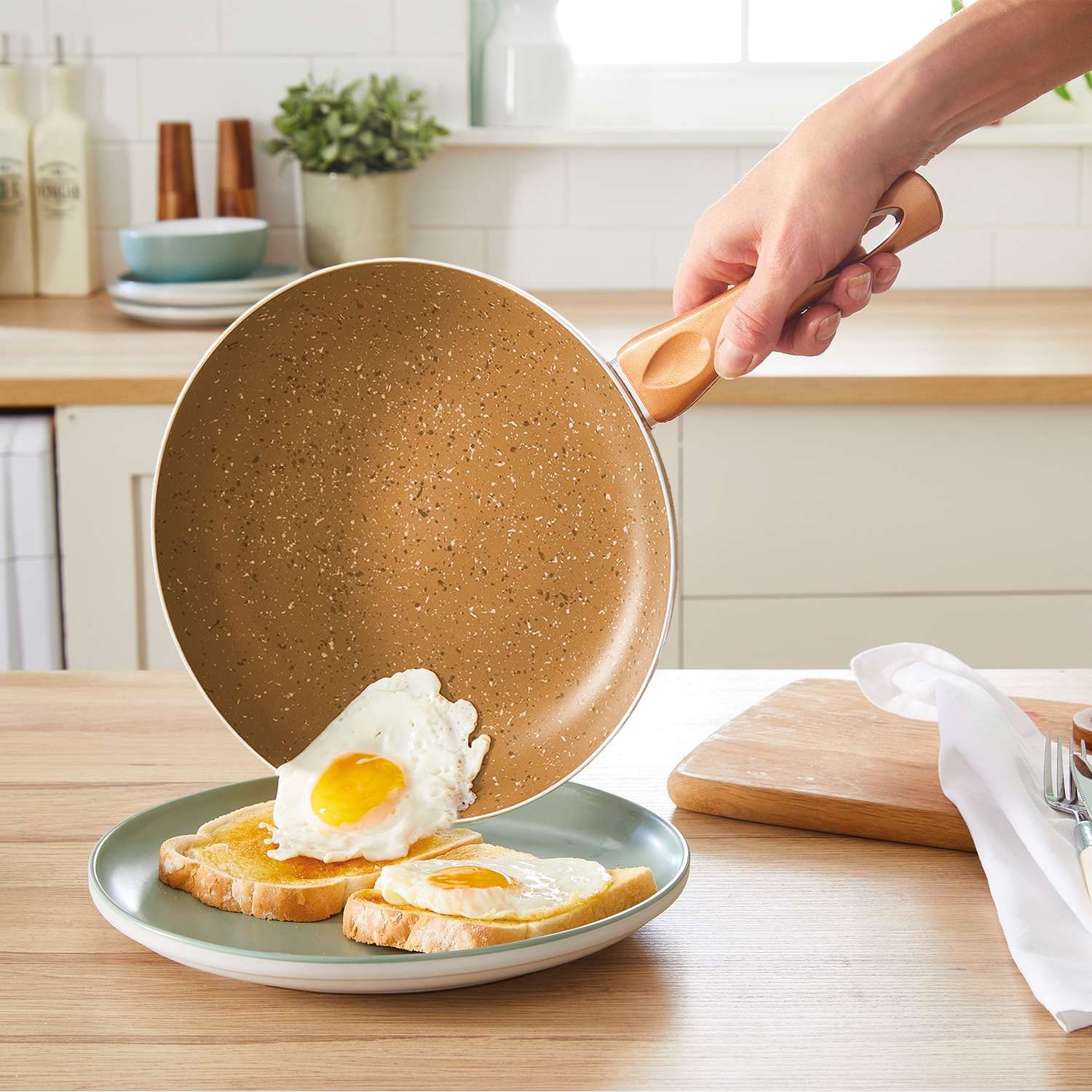 Coopers of Stortford - 24cm Copper Granite-Effect Frying Pan - Double Layer Ceramic Non-Stick Coating - Scratch Resistant Lightweight Pan for All Hobs Including Induction - Oven Safe to 180°C