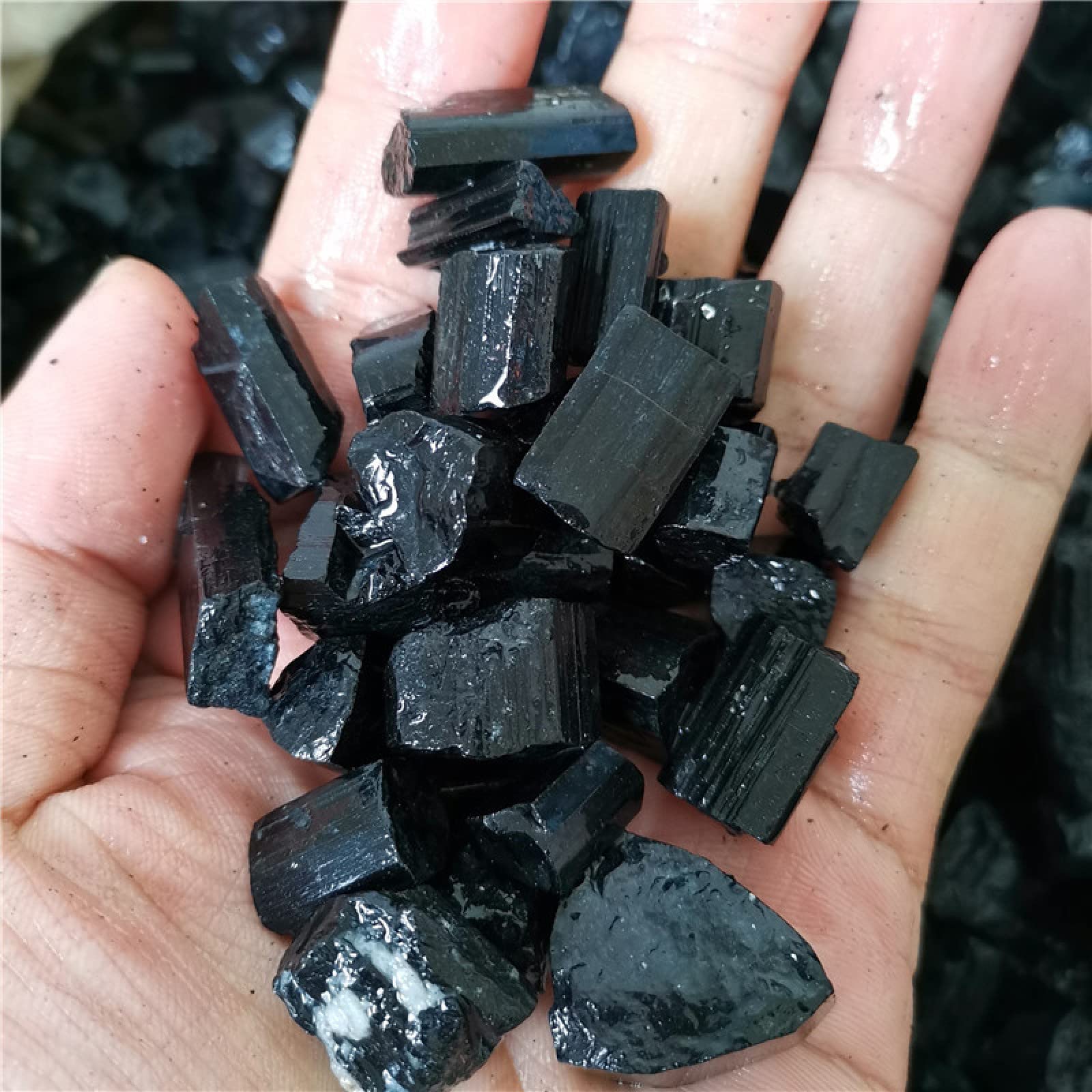 ブラックトルマリン原石 Amazon.co.jp: 天然ブラックトルマリン原石宝石不規則結晶標本原石