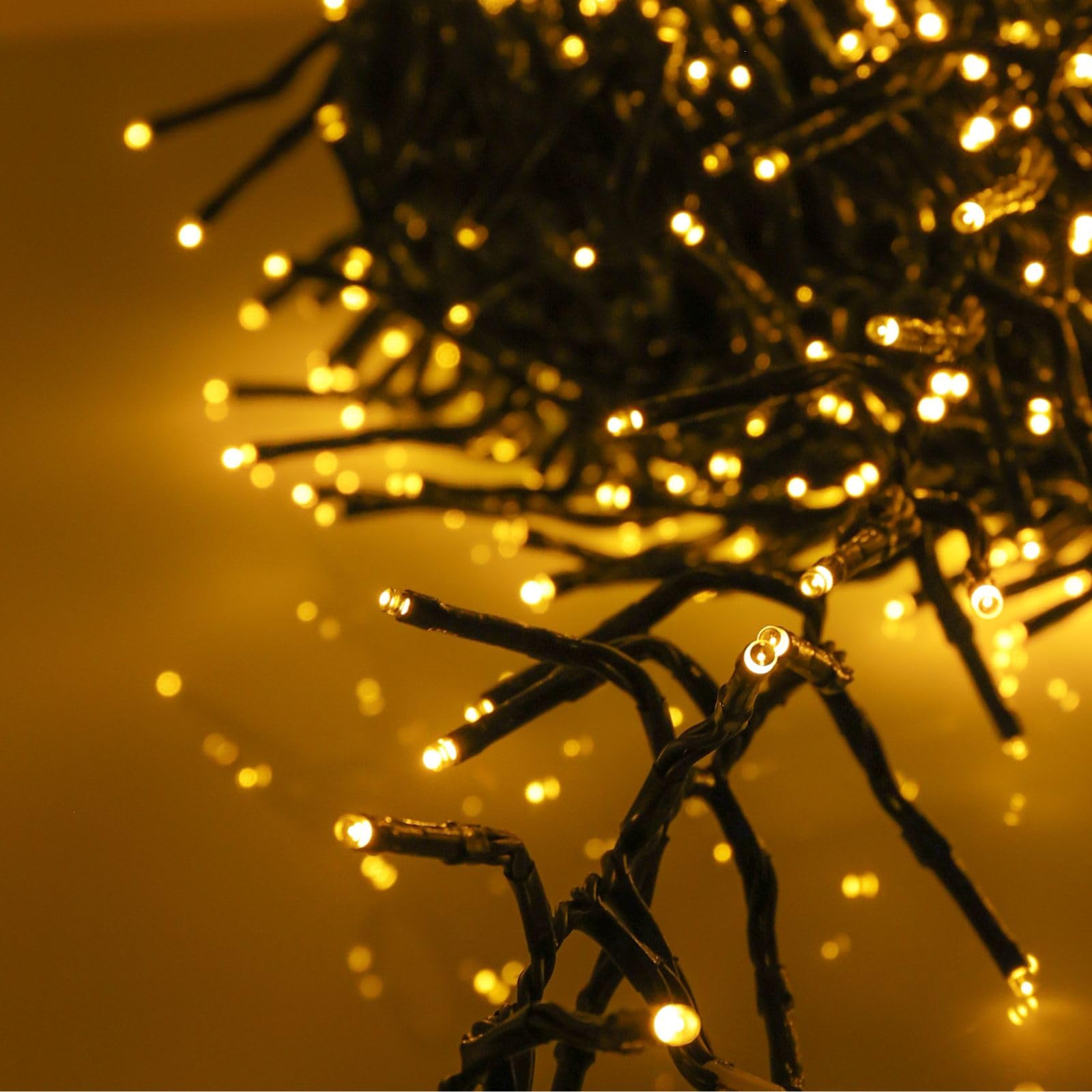 Luccika Cluster - Luces de racimo con LED de 3 mm de diámetro, 4 efectos de luz, mando a distancia, temporizador, cable verde IP44 para uso interior/exterior, 31 V (dorado, 19,5 metros – 2184 LED)
